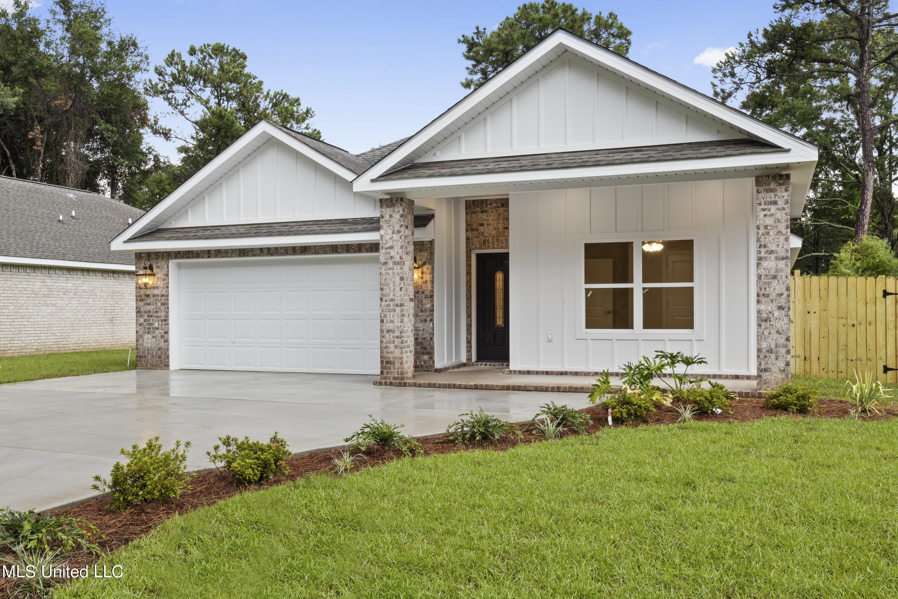 8720 Live Oak Street