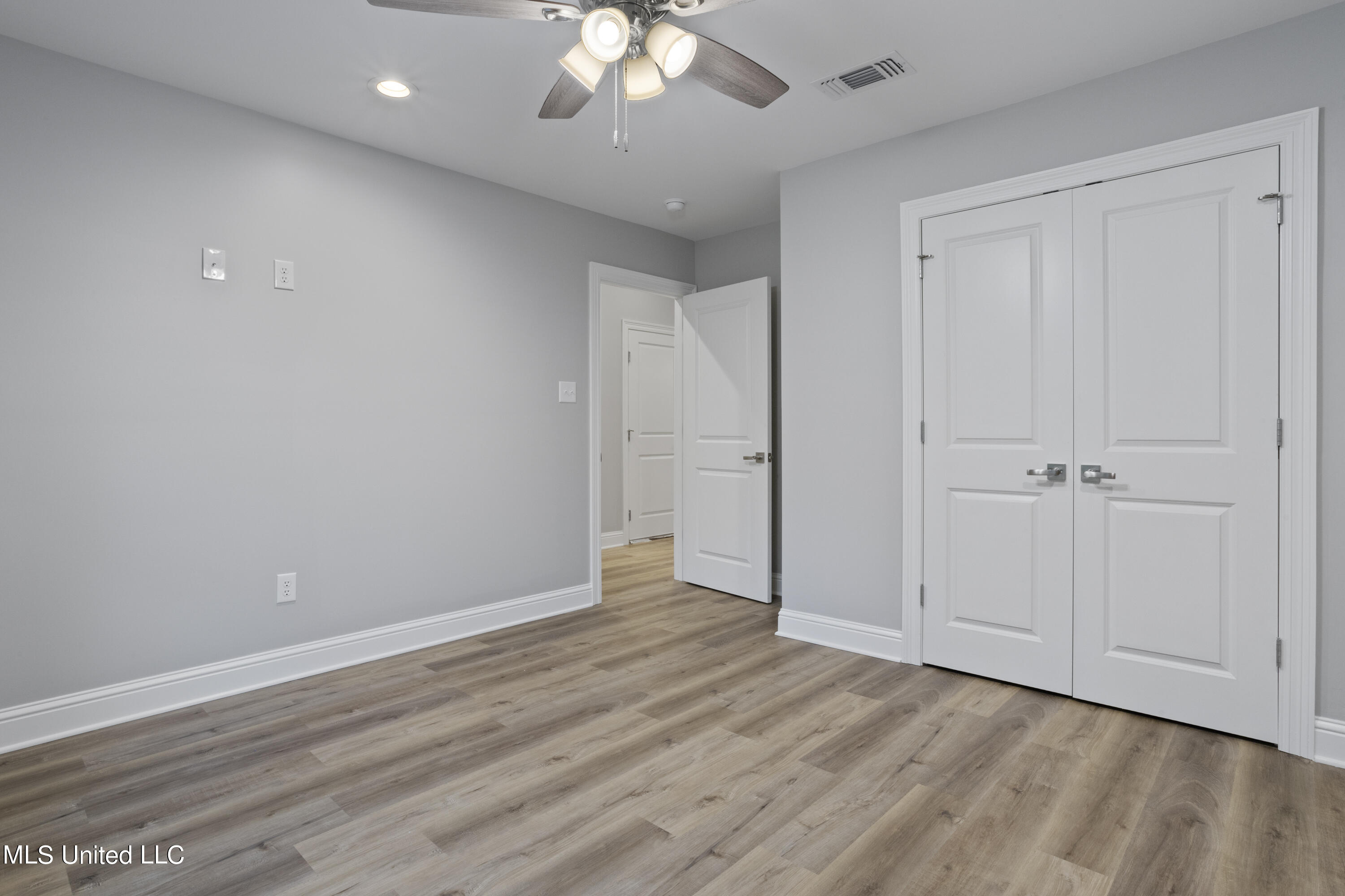 8720 Live Oak Street