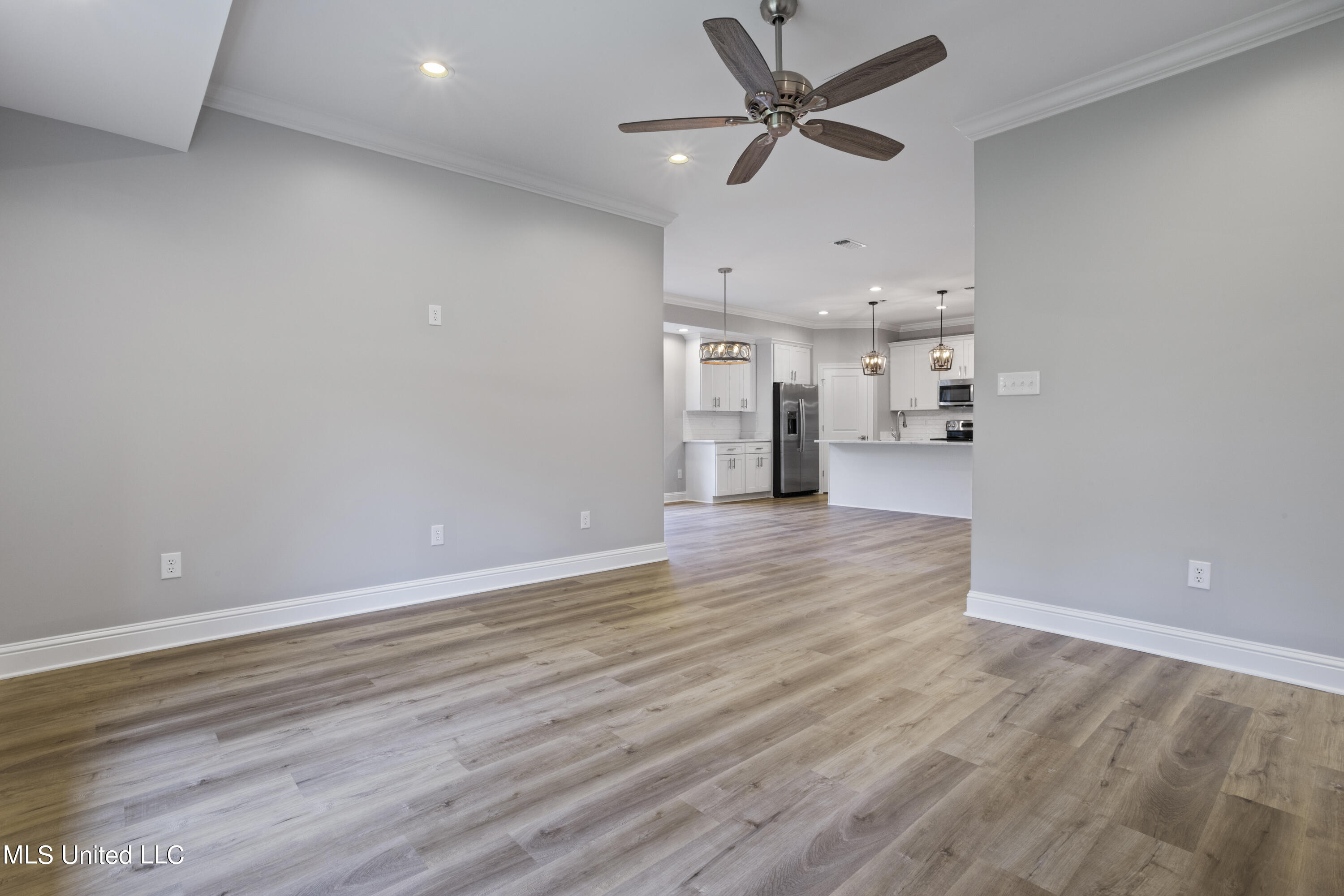 8720 Live Oak Street