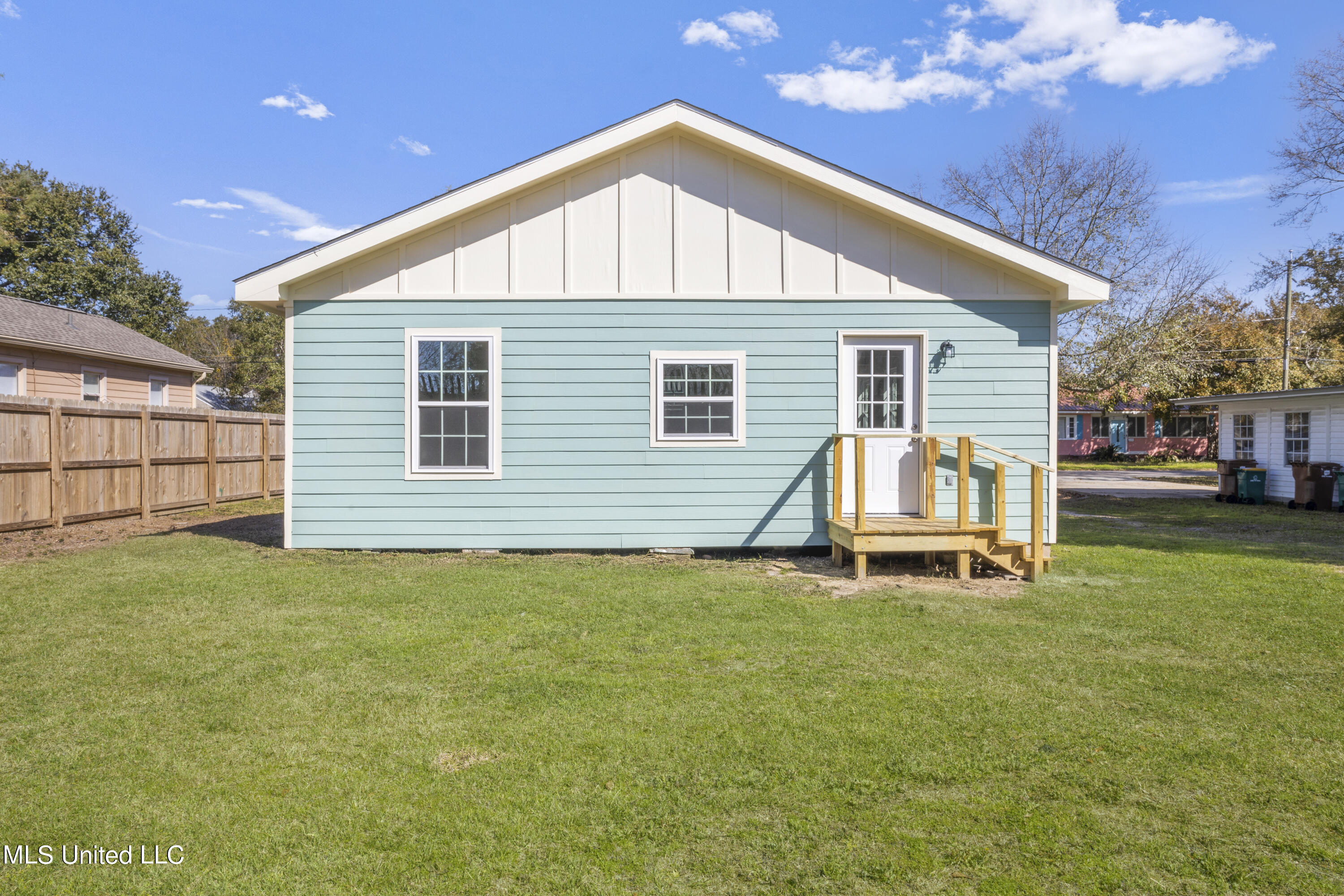 1175 Lafayette Street