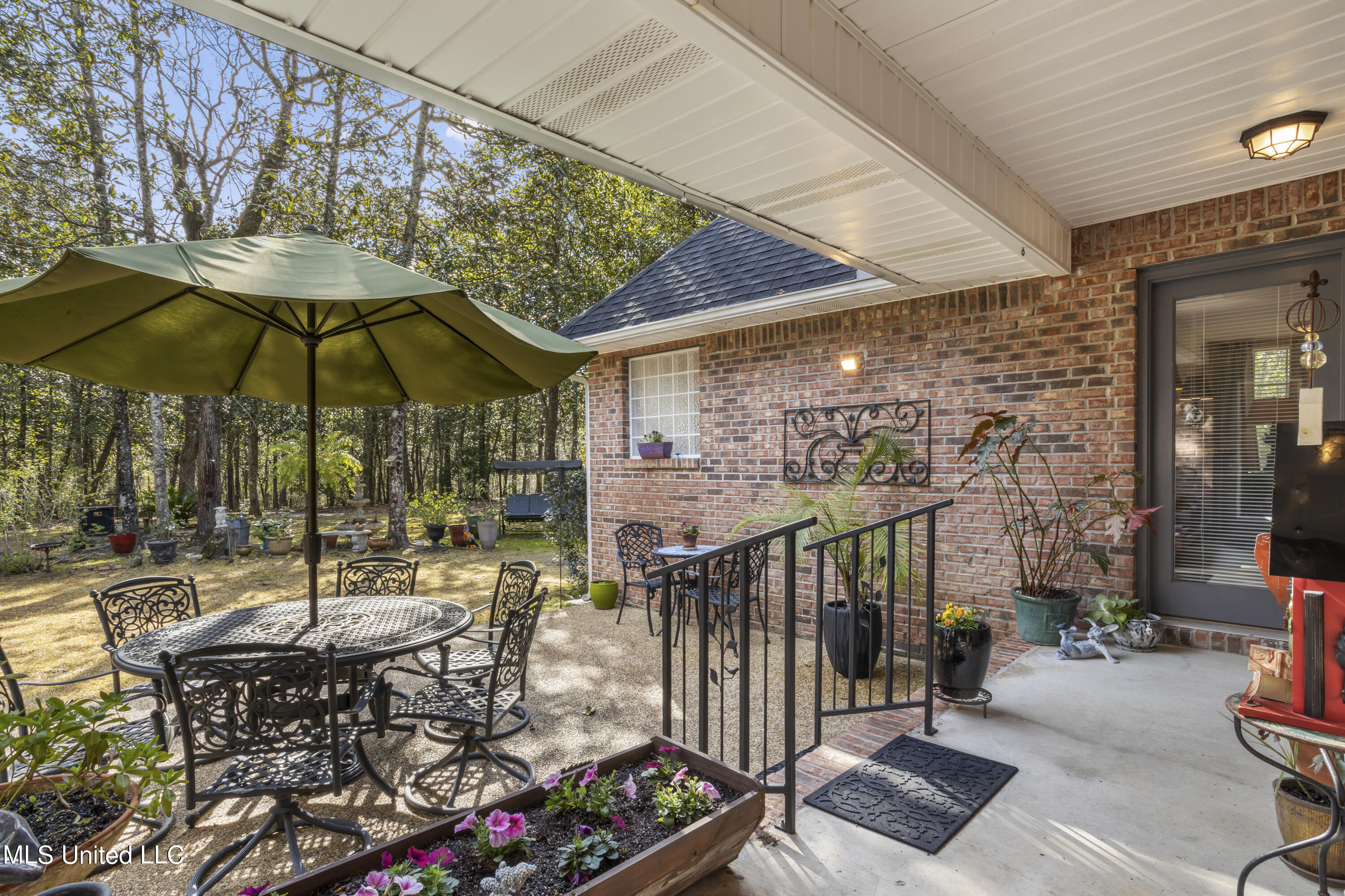 1601 Magnolia Bluff Drive
