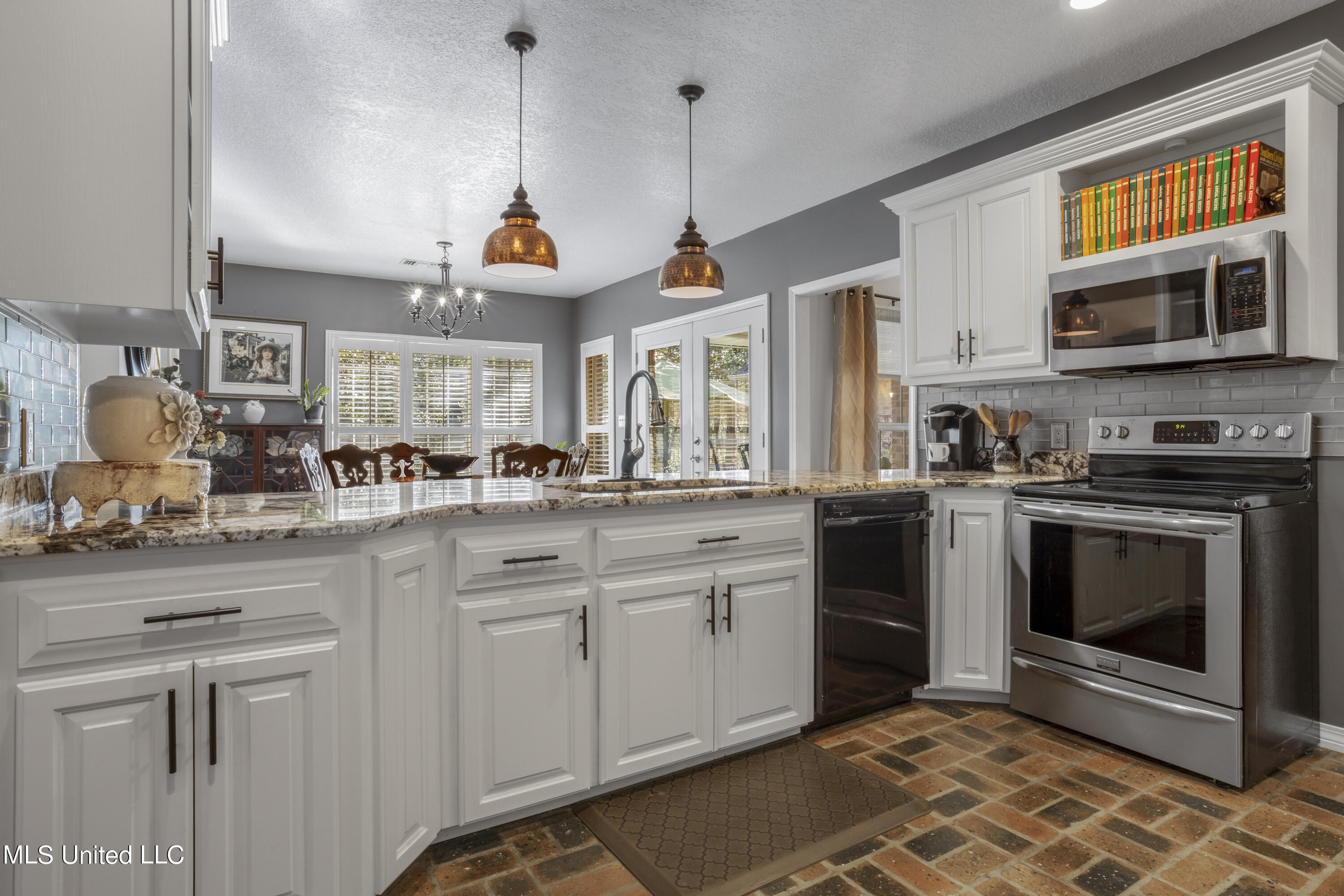 1601 Magnolia Bluff Drive