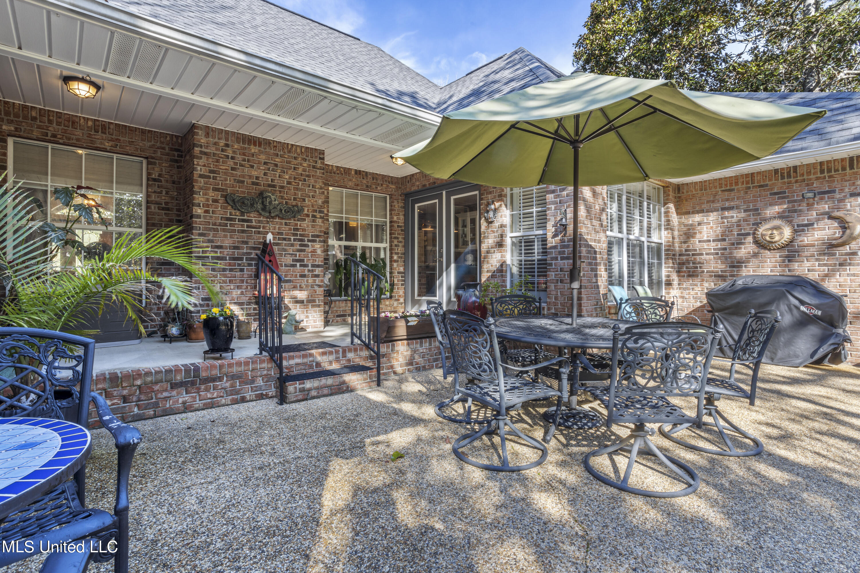 1601 Magnolia Bluff Drive