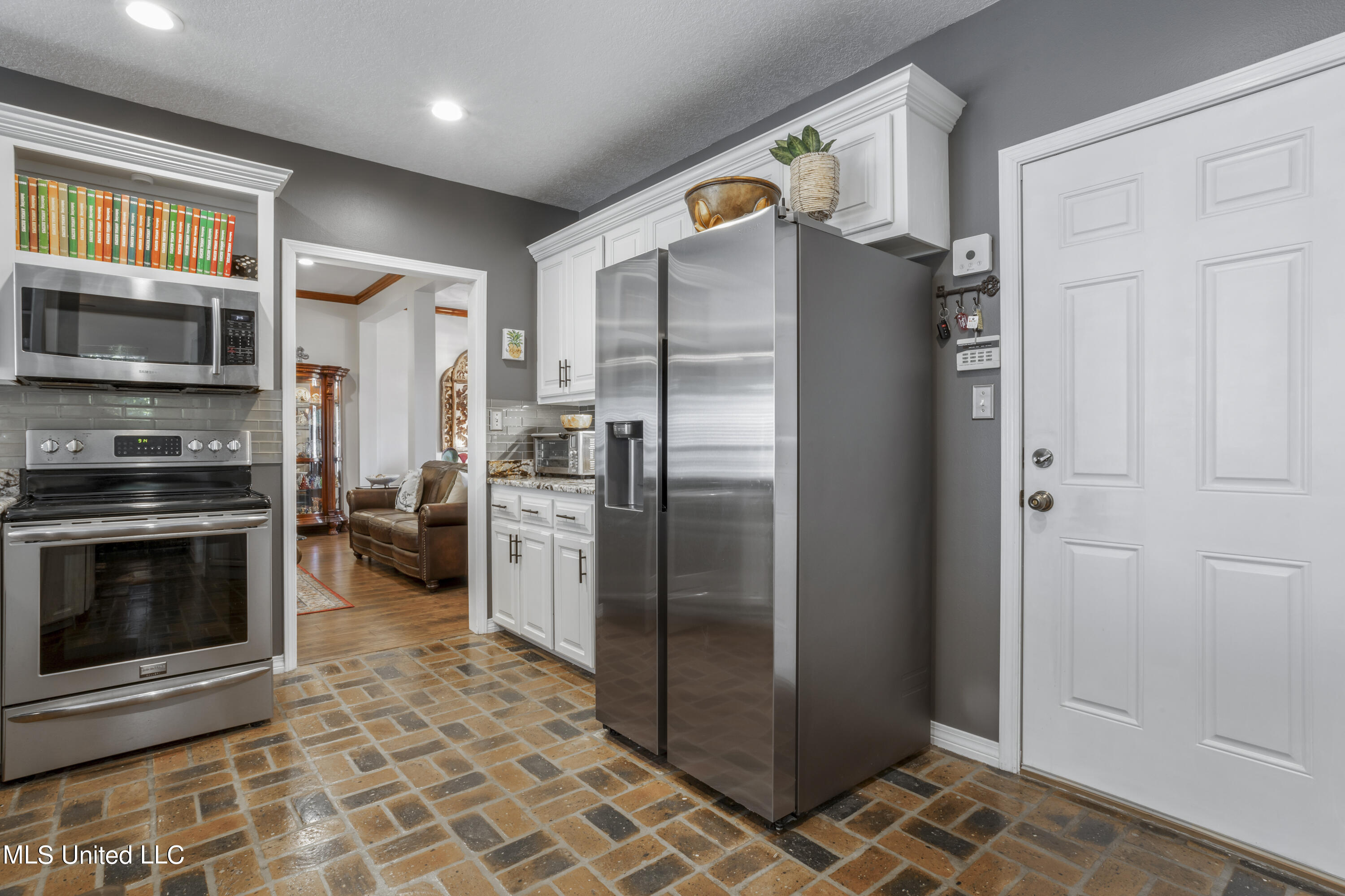 1601 Magnolia Bluff Drive