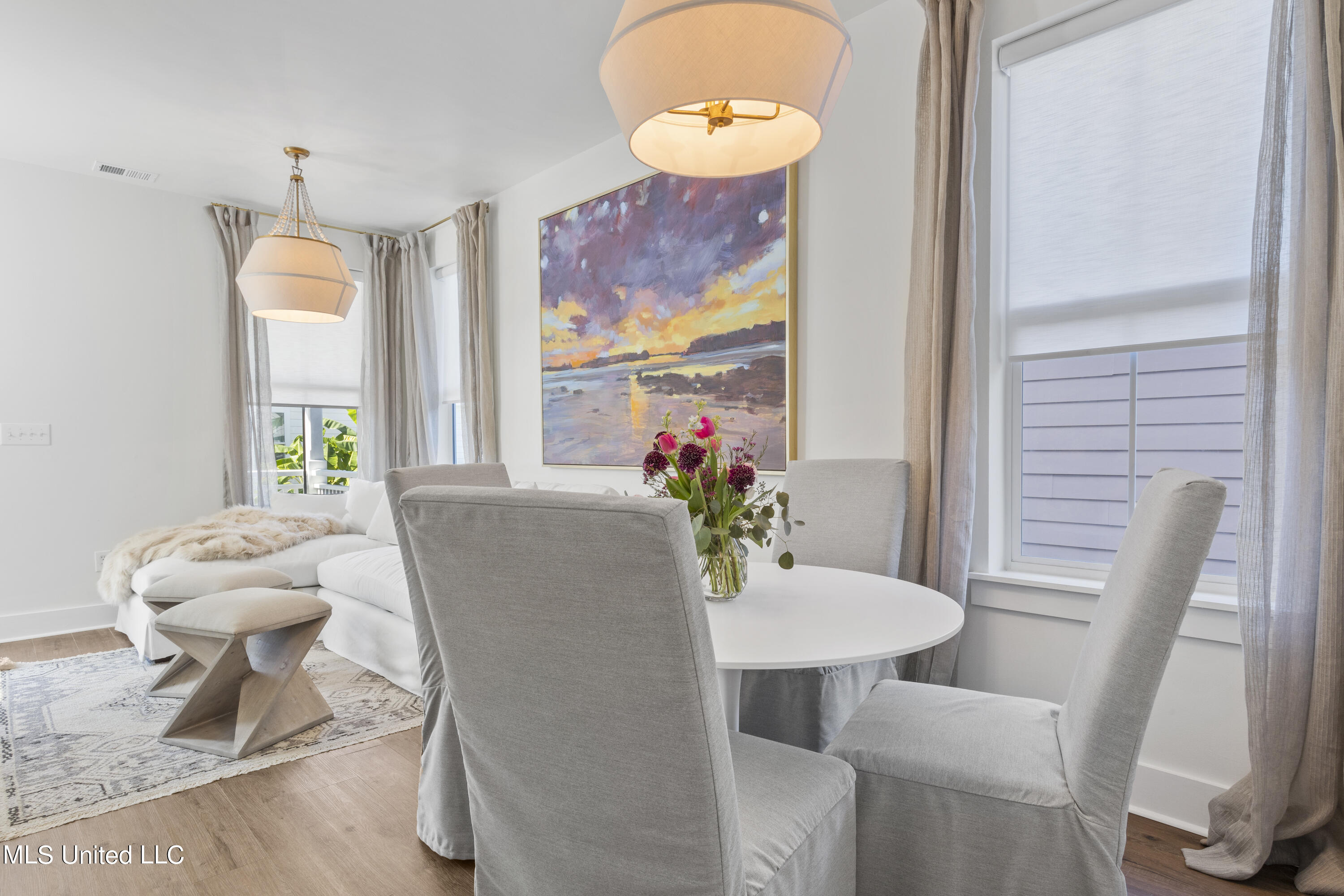 215 E Second Street, 7