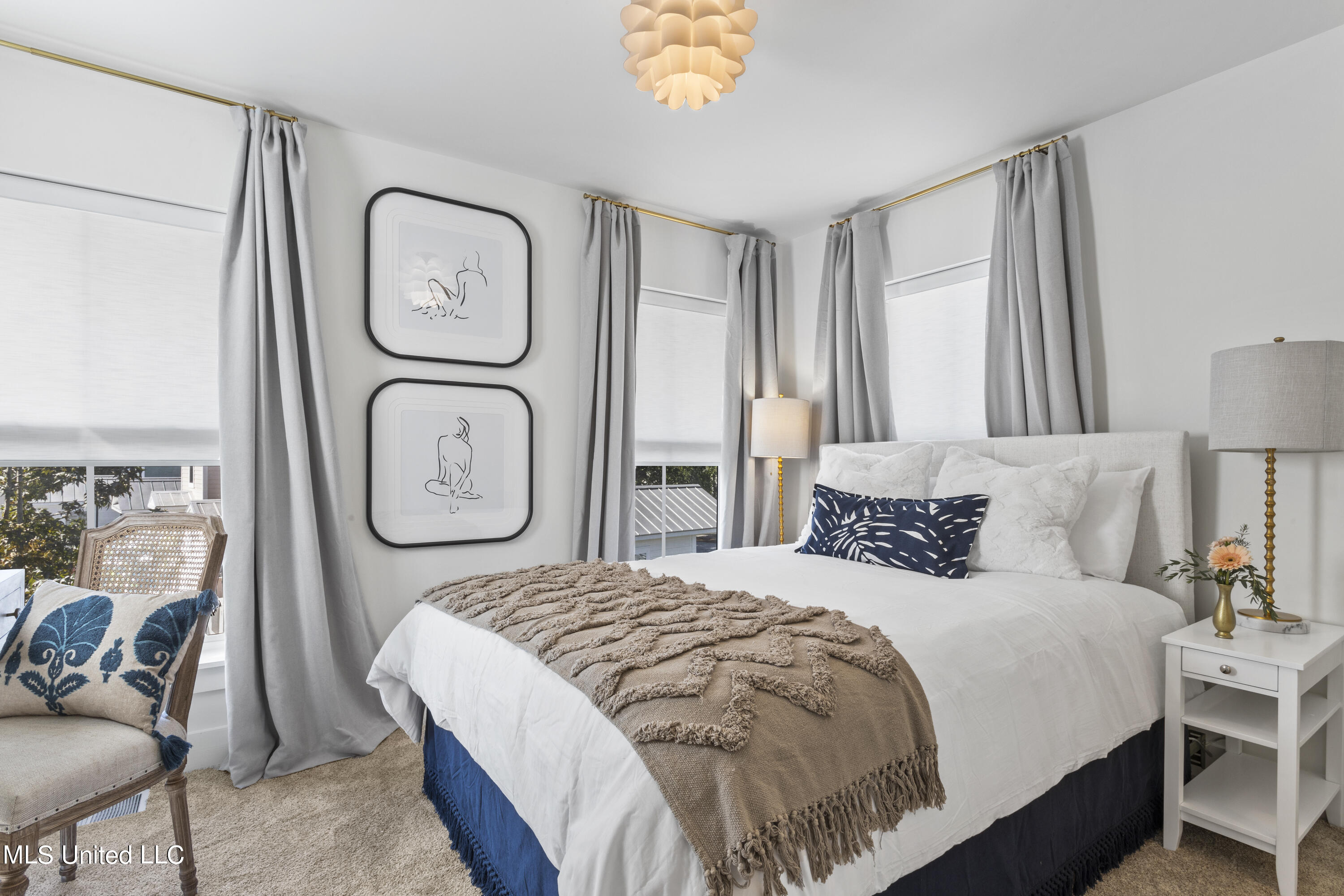 215 E Second Street, 7