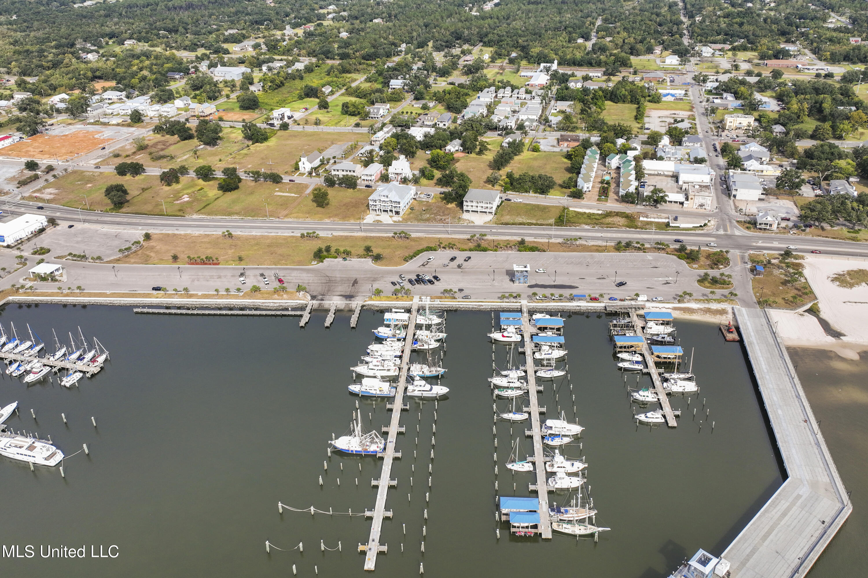 215 E Second Street, 7