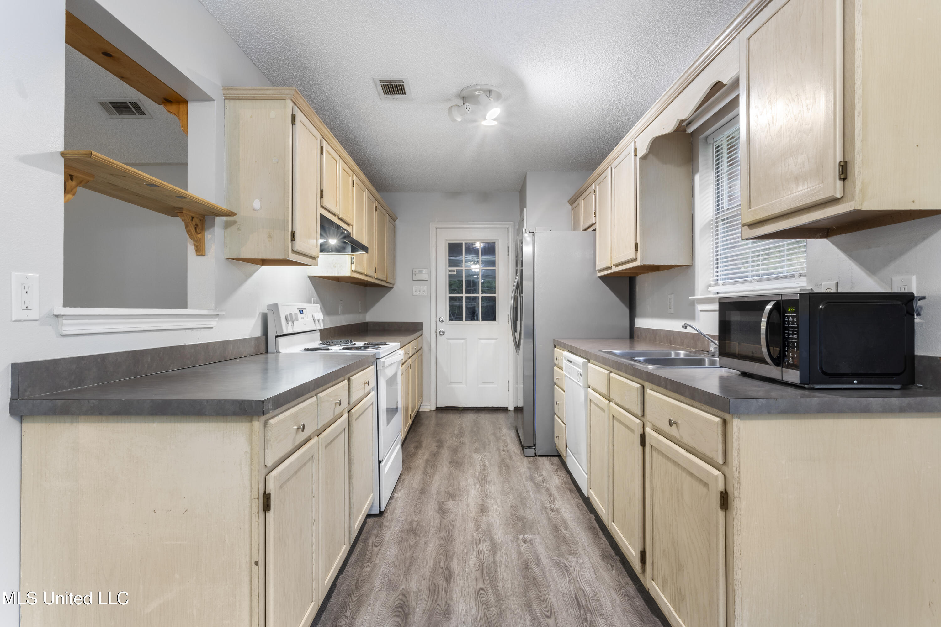 8513 Clamshell Avenue