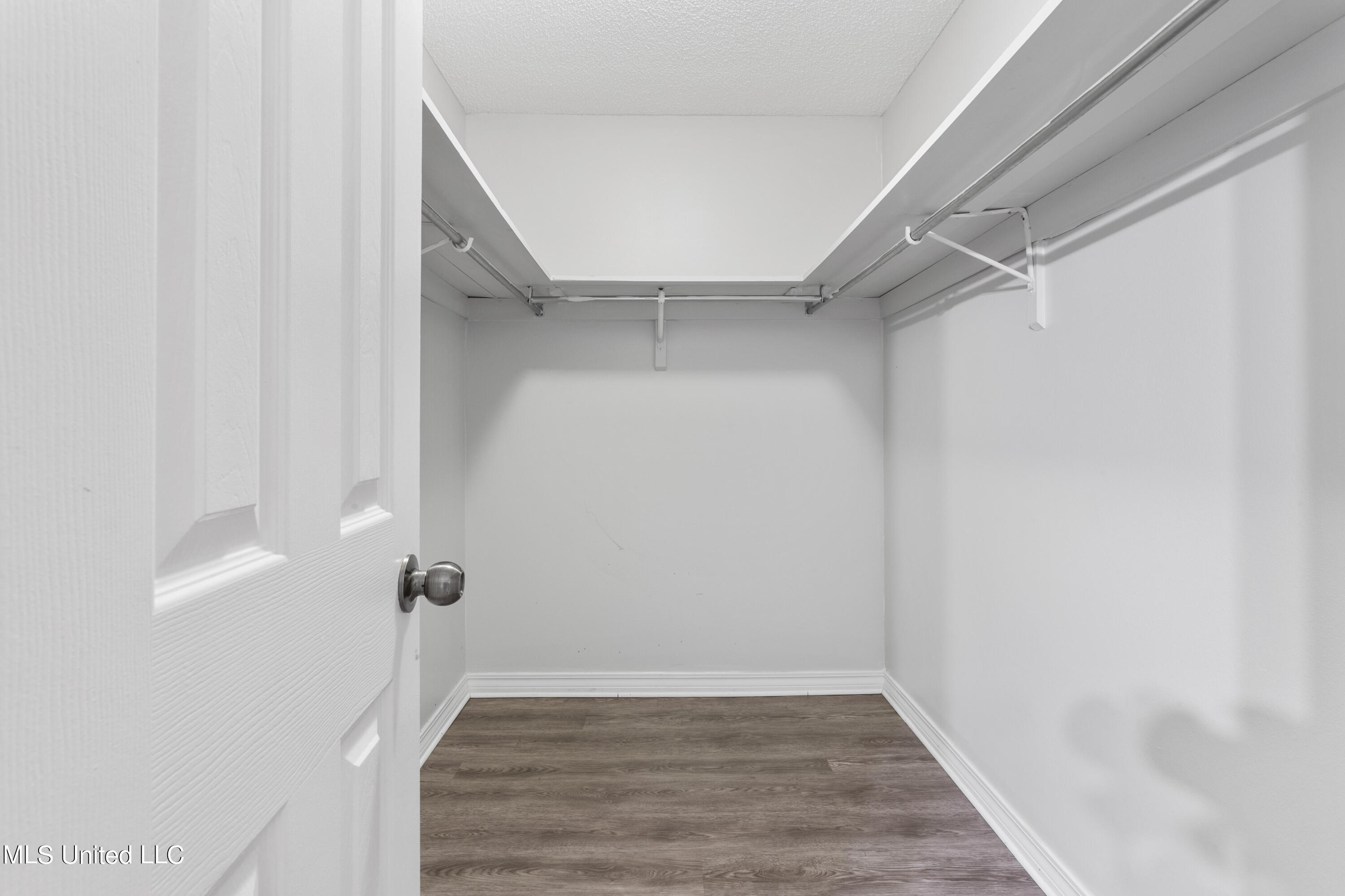 8513 Clamshell Avenue