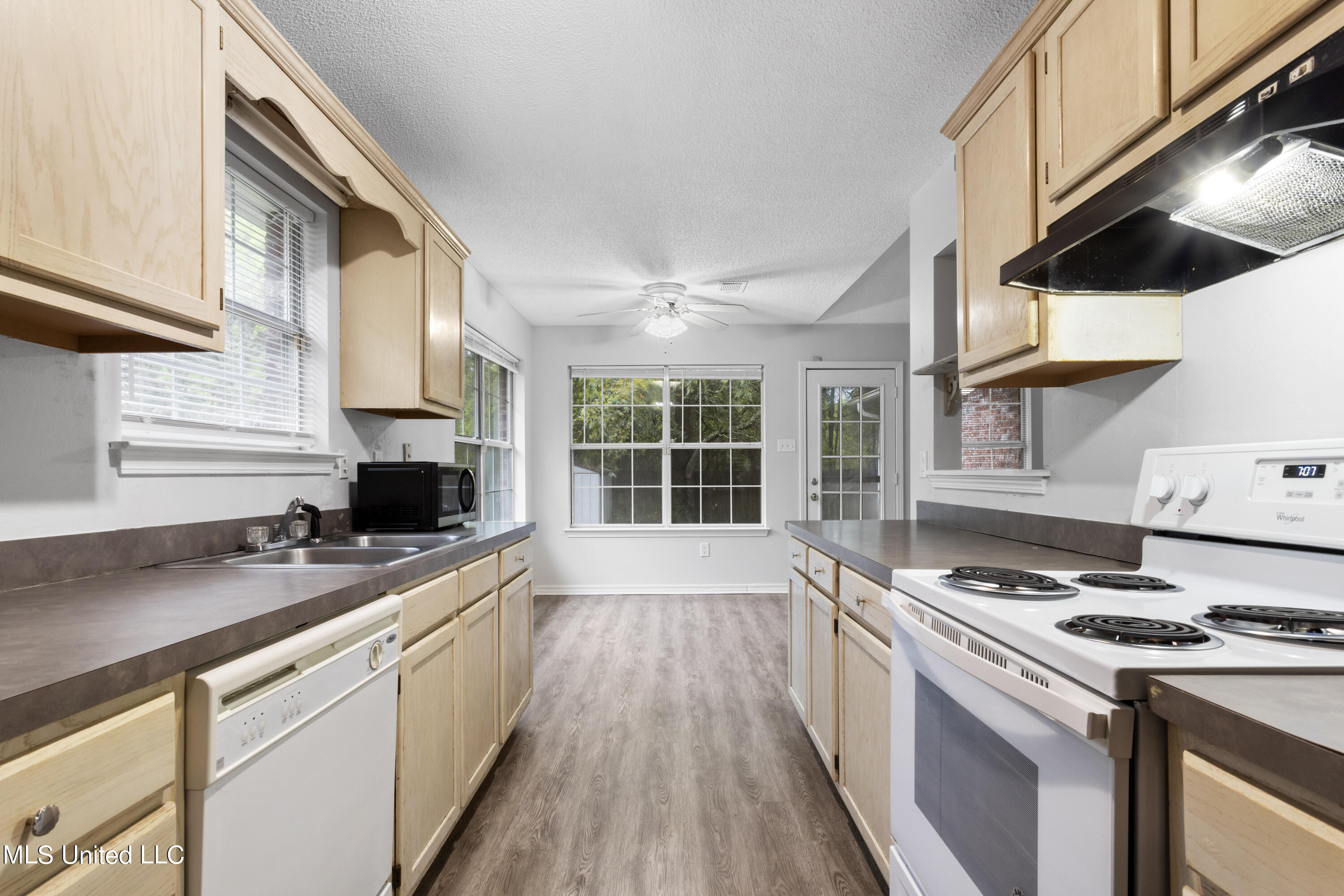 8513 Clamshell Avenue