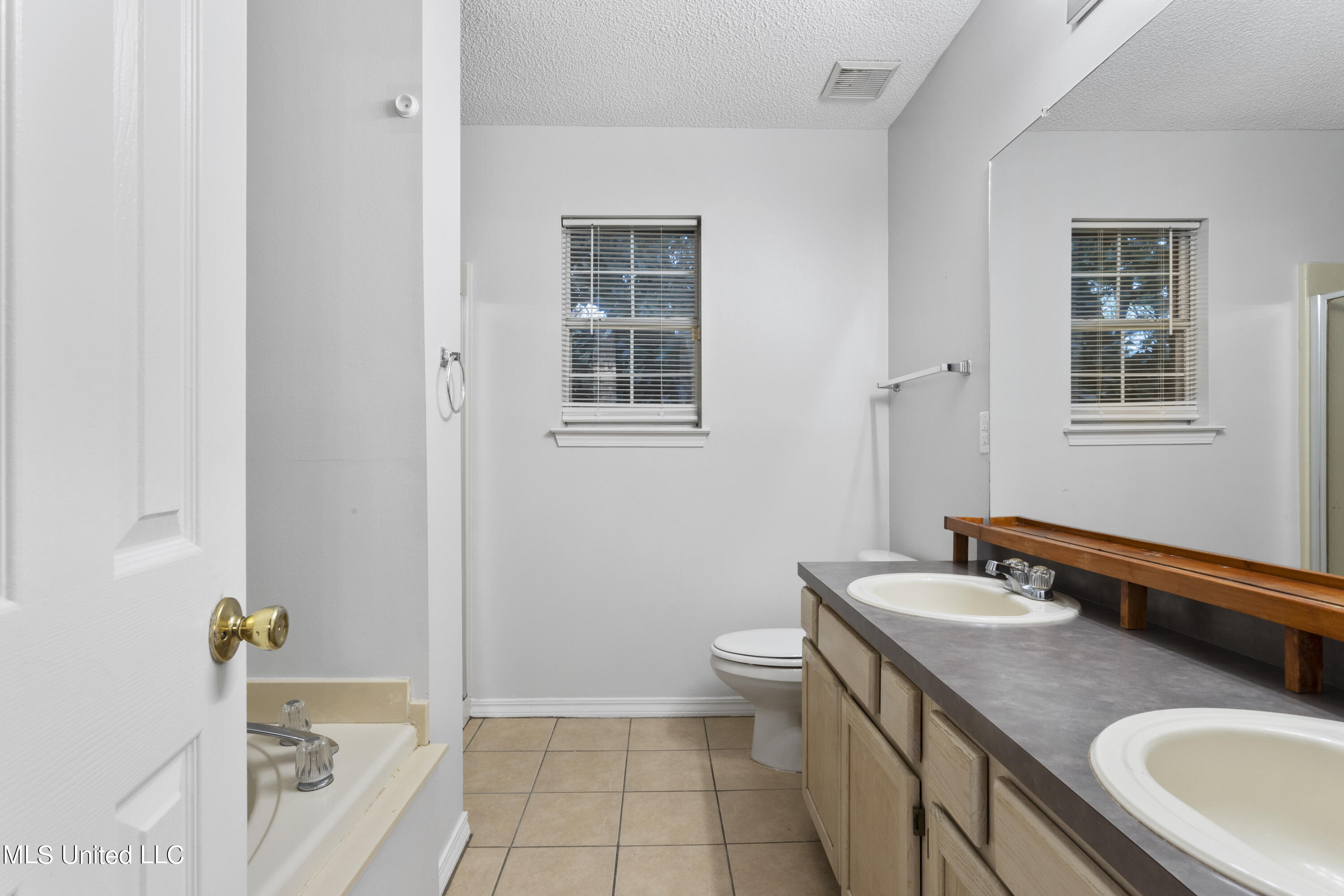 8513 Clamshell Avenue