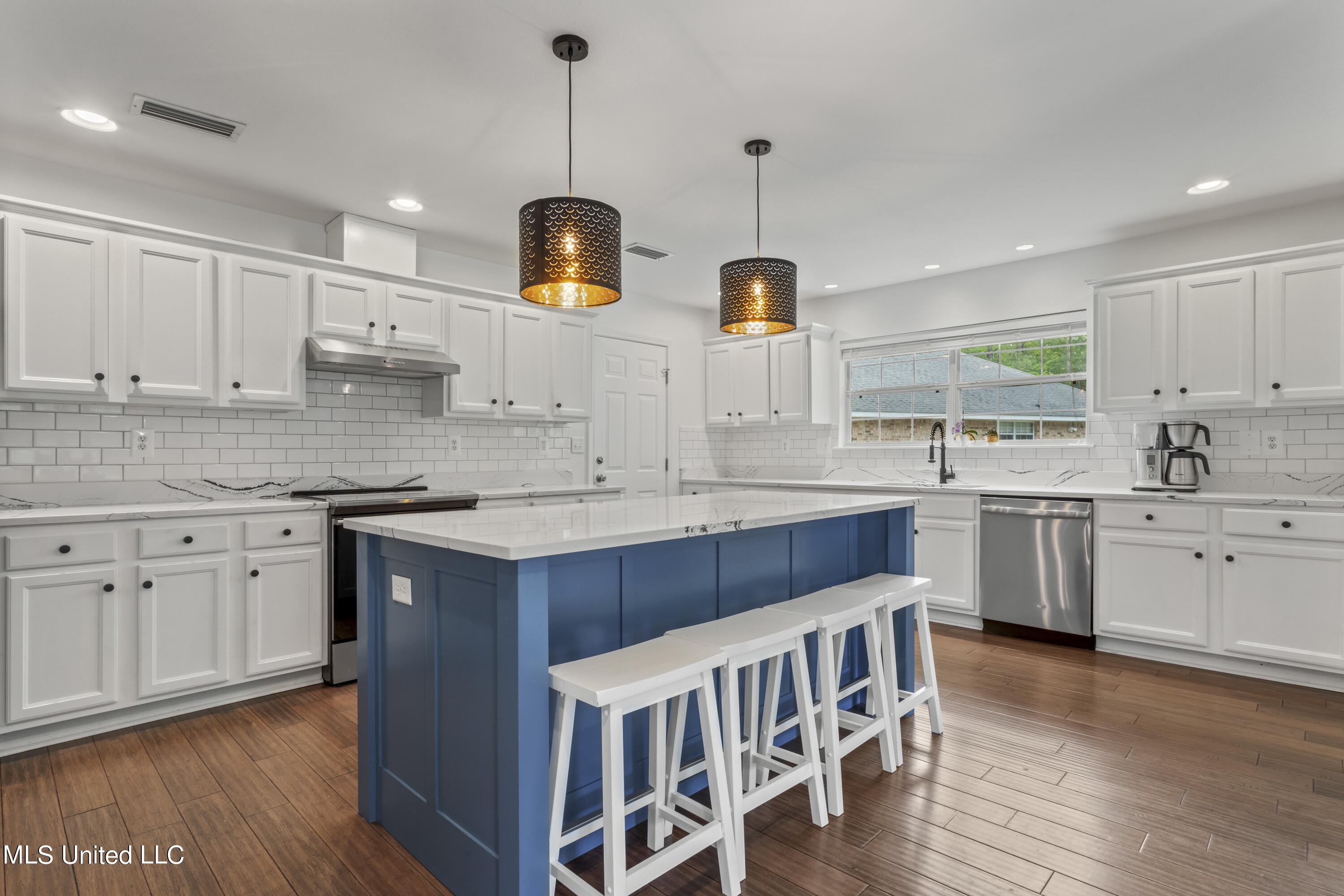 701 Hidden Oaks Drive