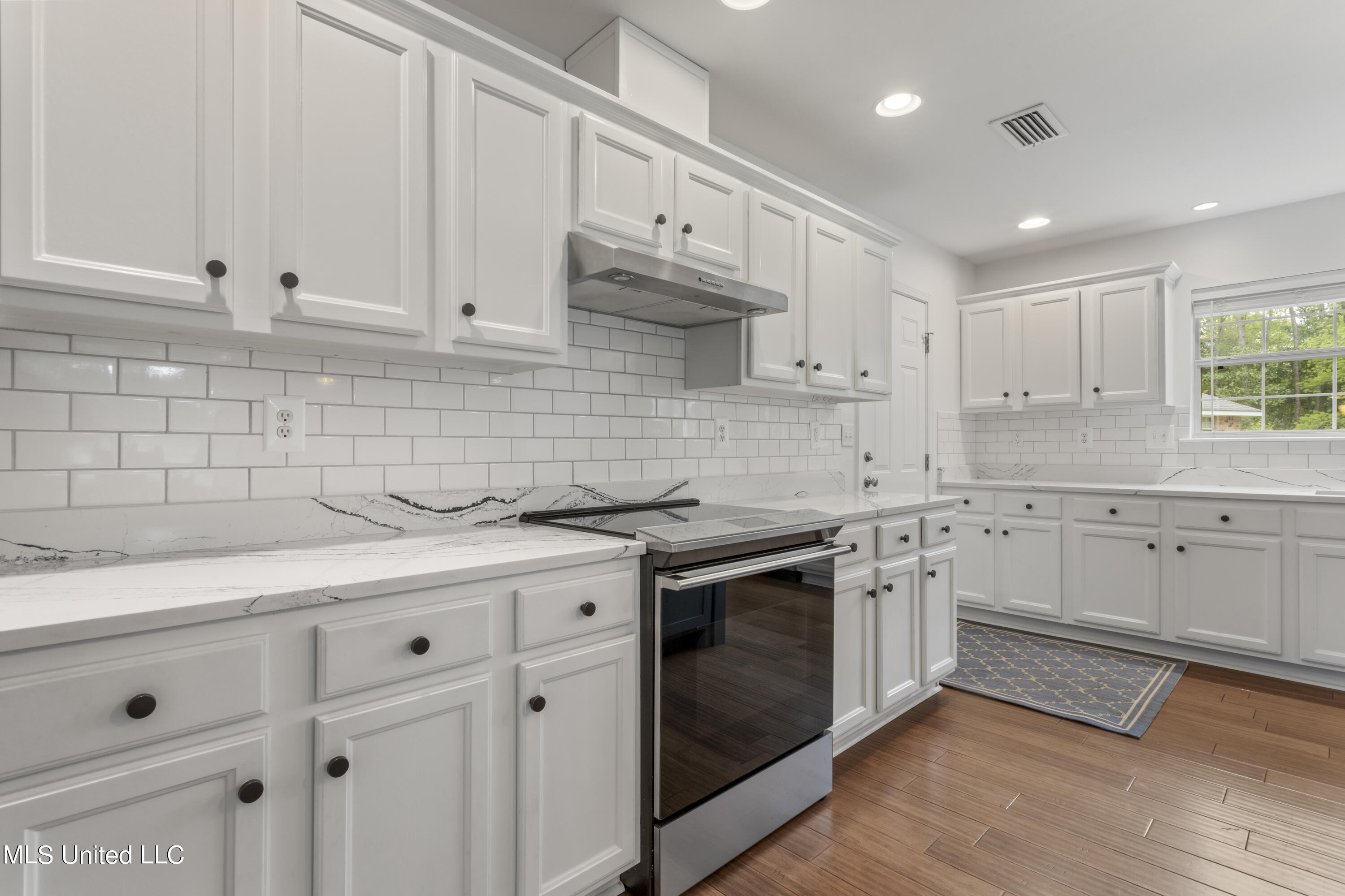 701 Hidden Oaks Drive