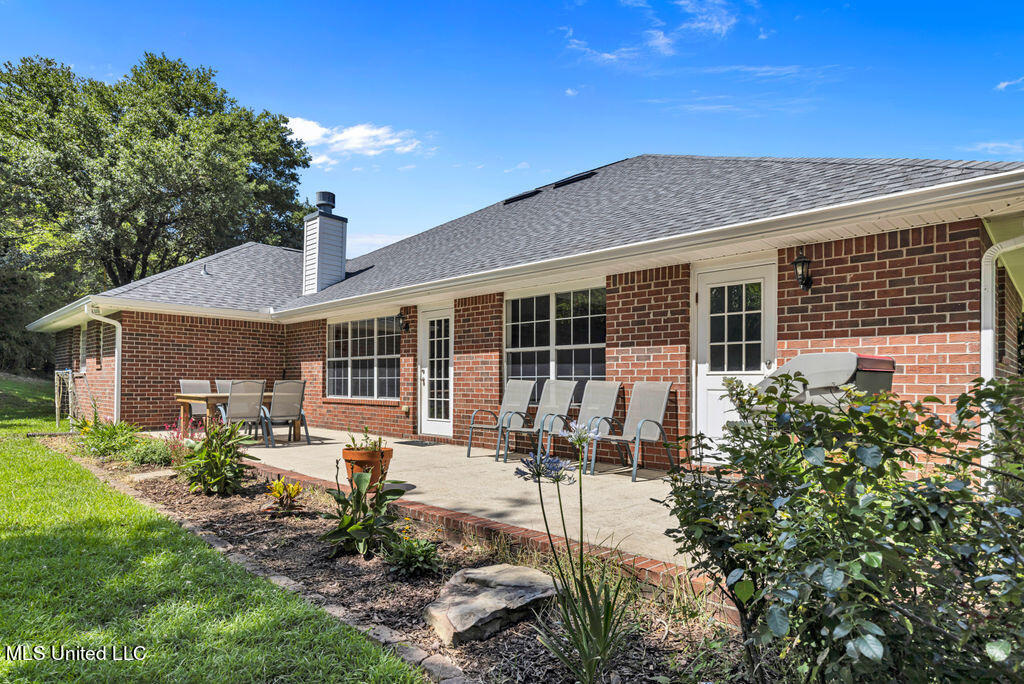 701 Hidden Oaks Drive