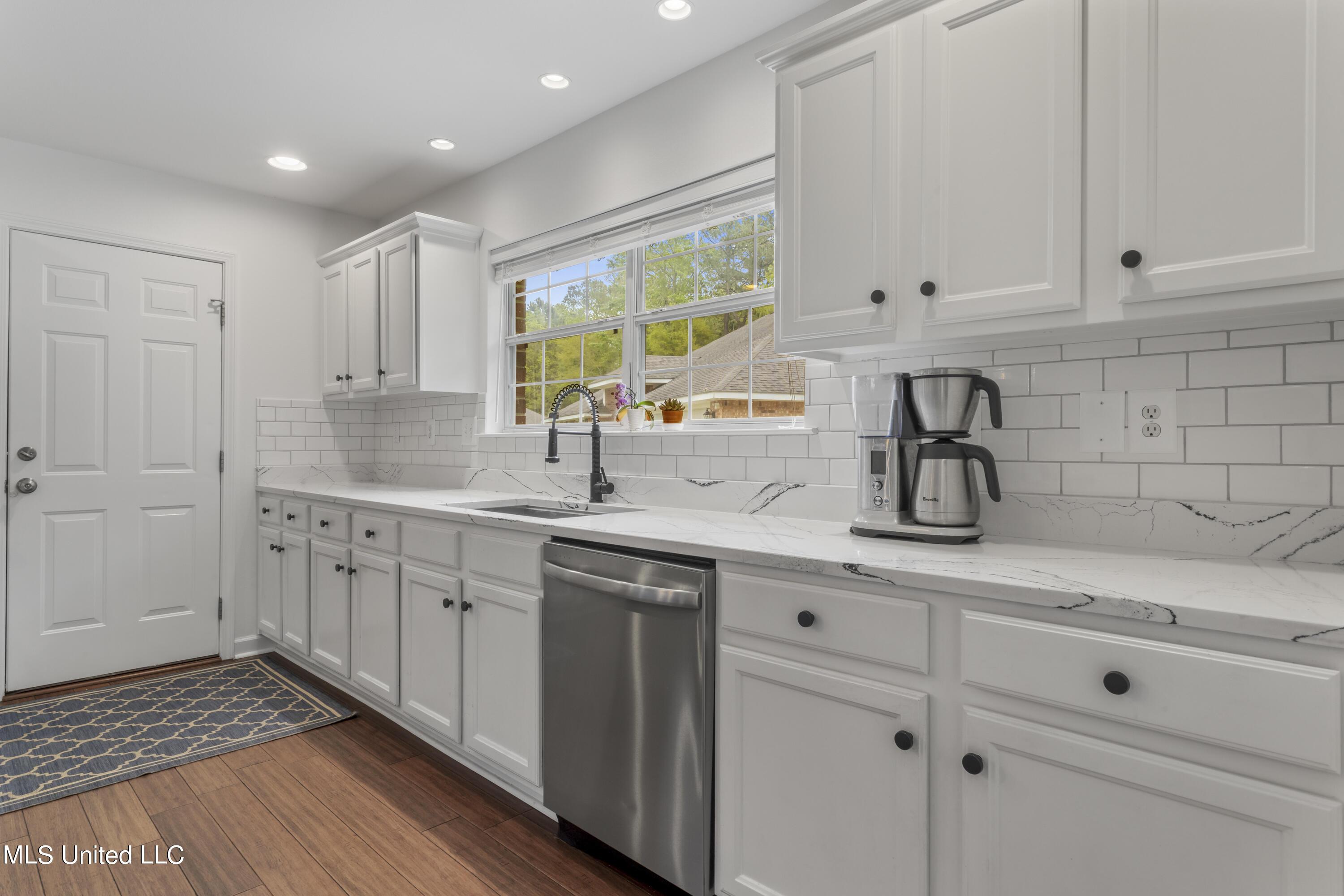 701 Hidden Oaks Drive