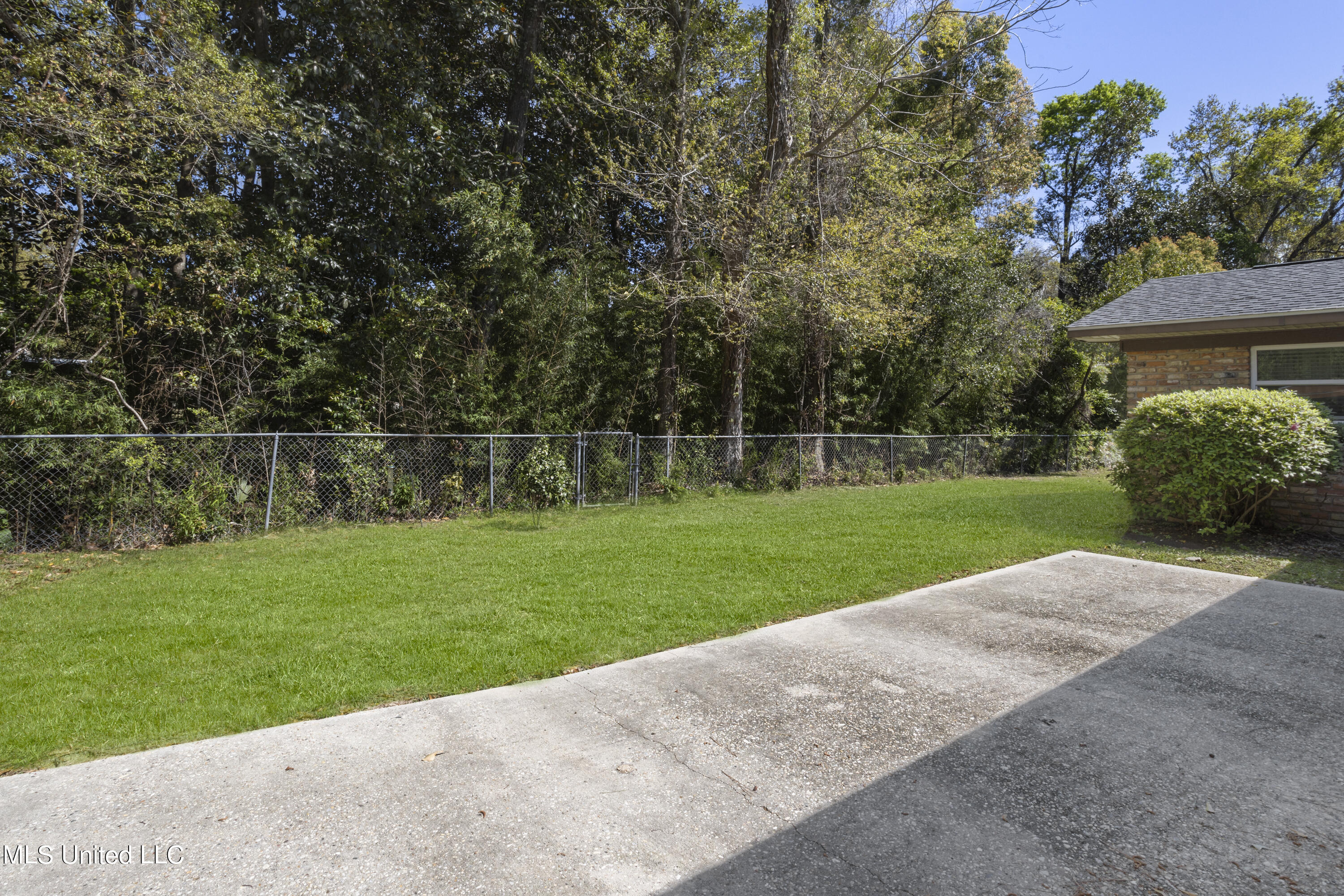 1107 Le Badine Court