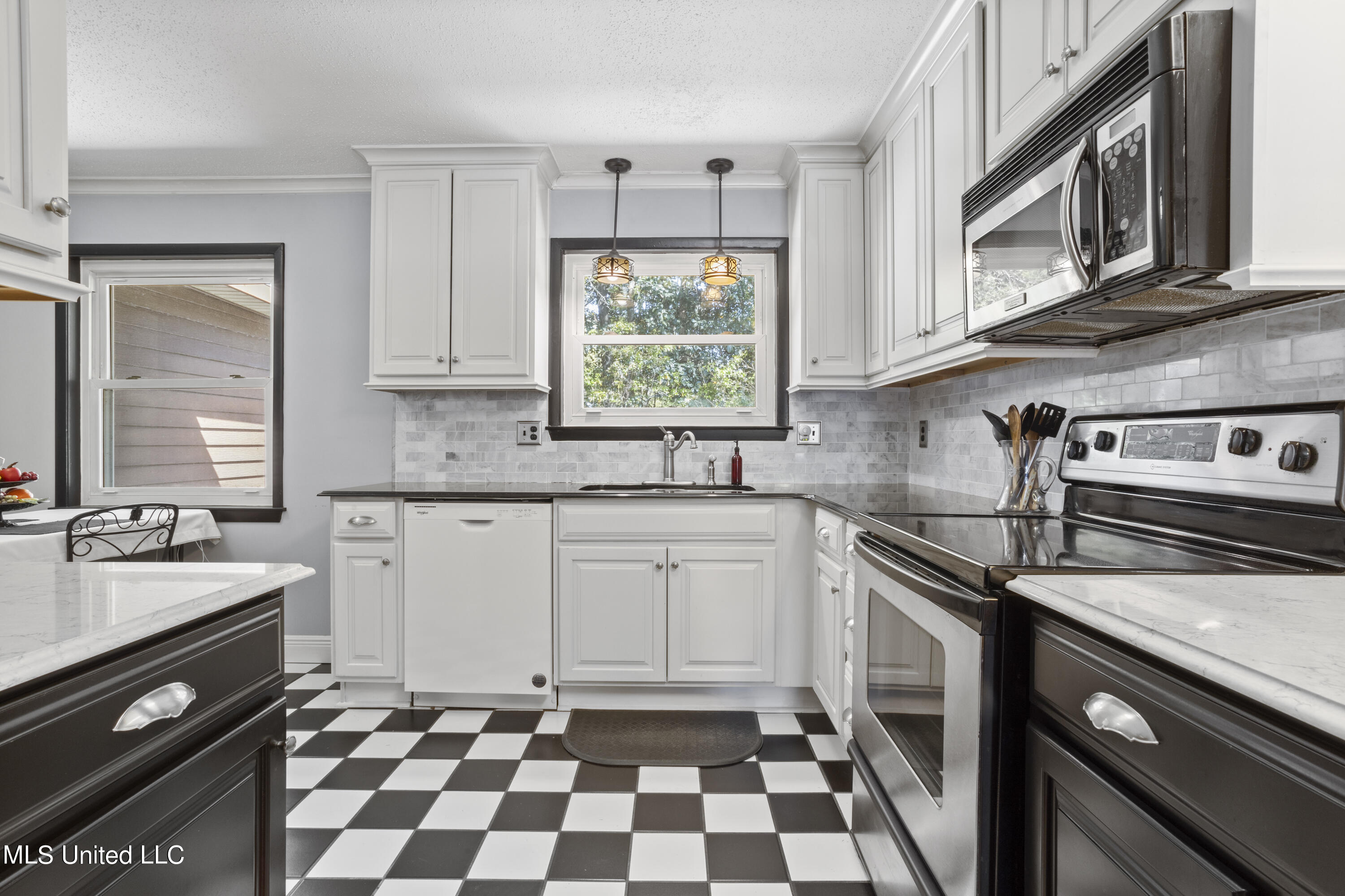 1107 Le Badine Court