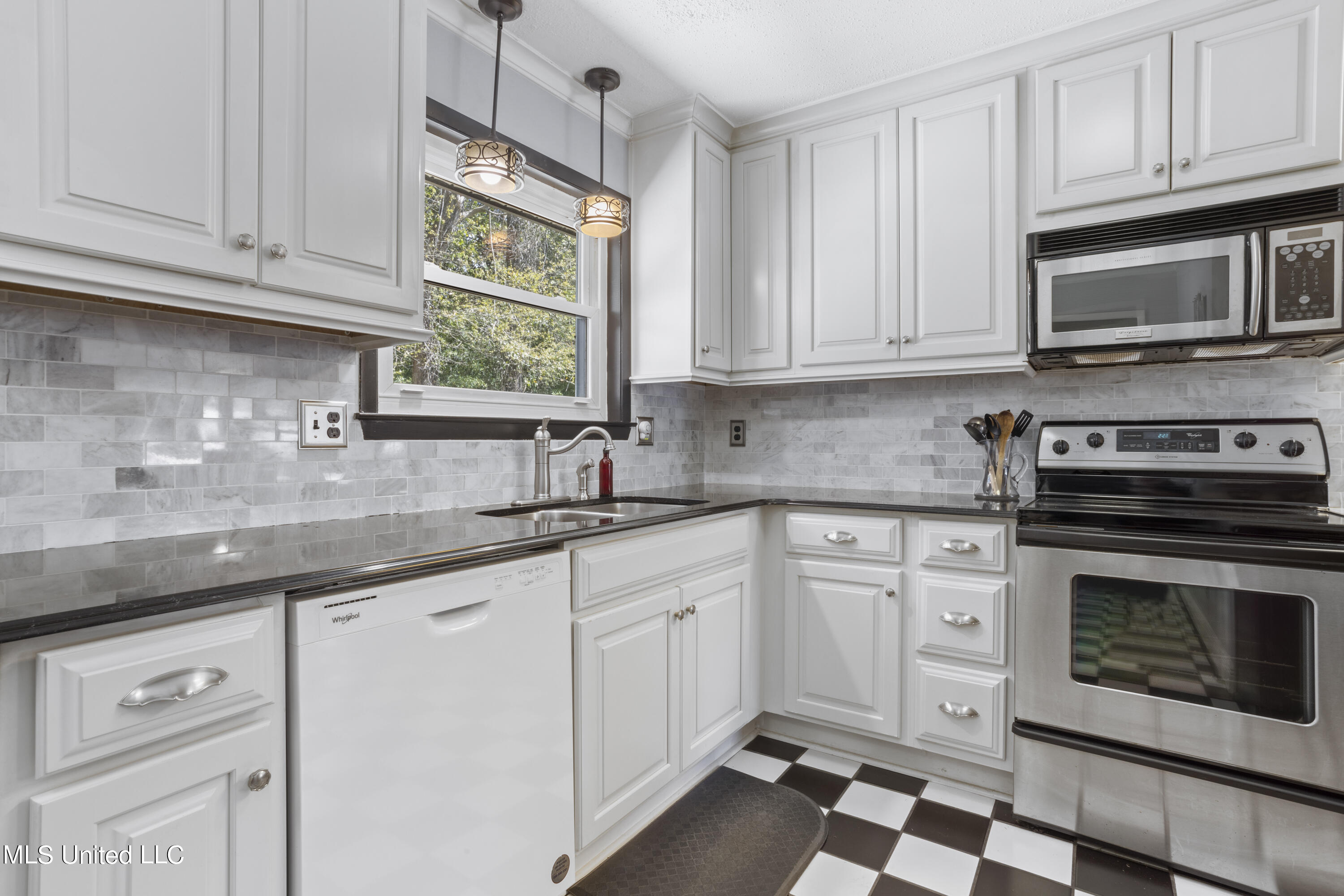 1107 Le Badine Court