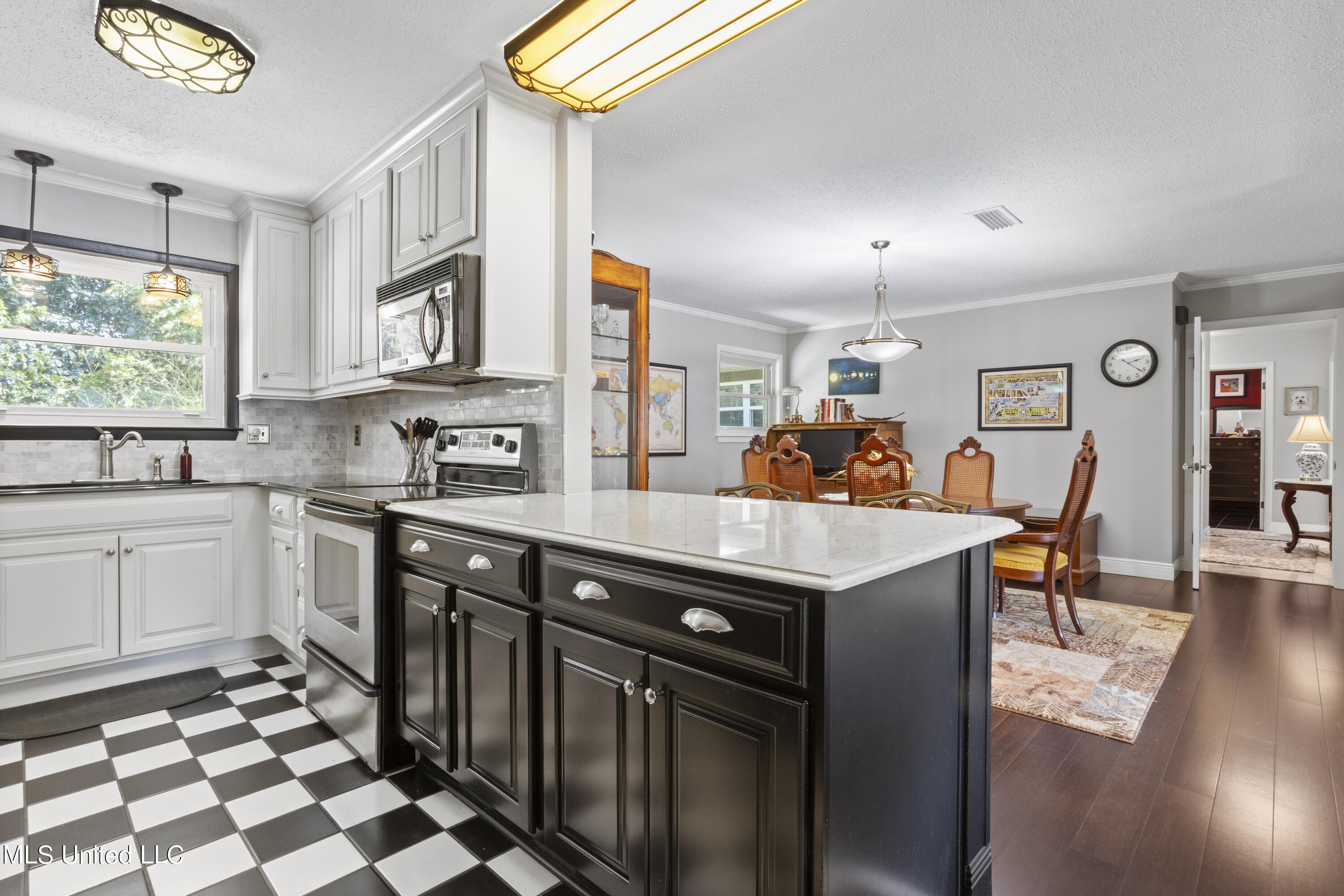 1107 Le Badine Court