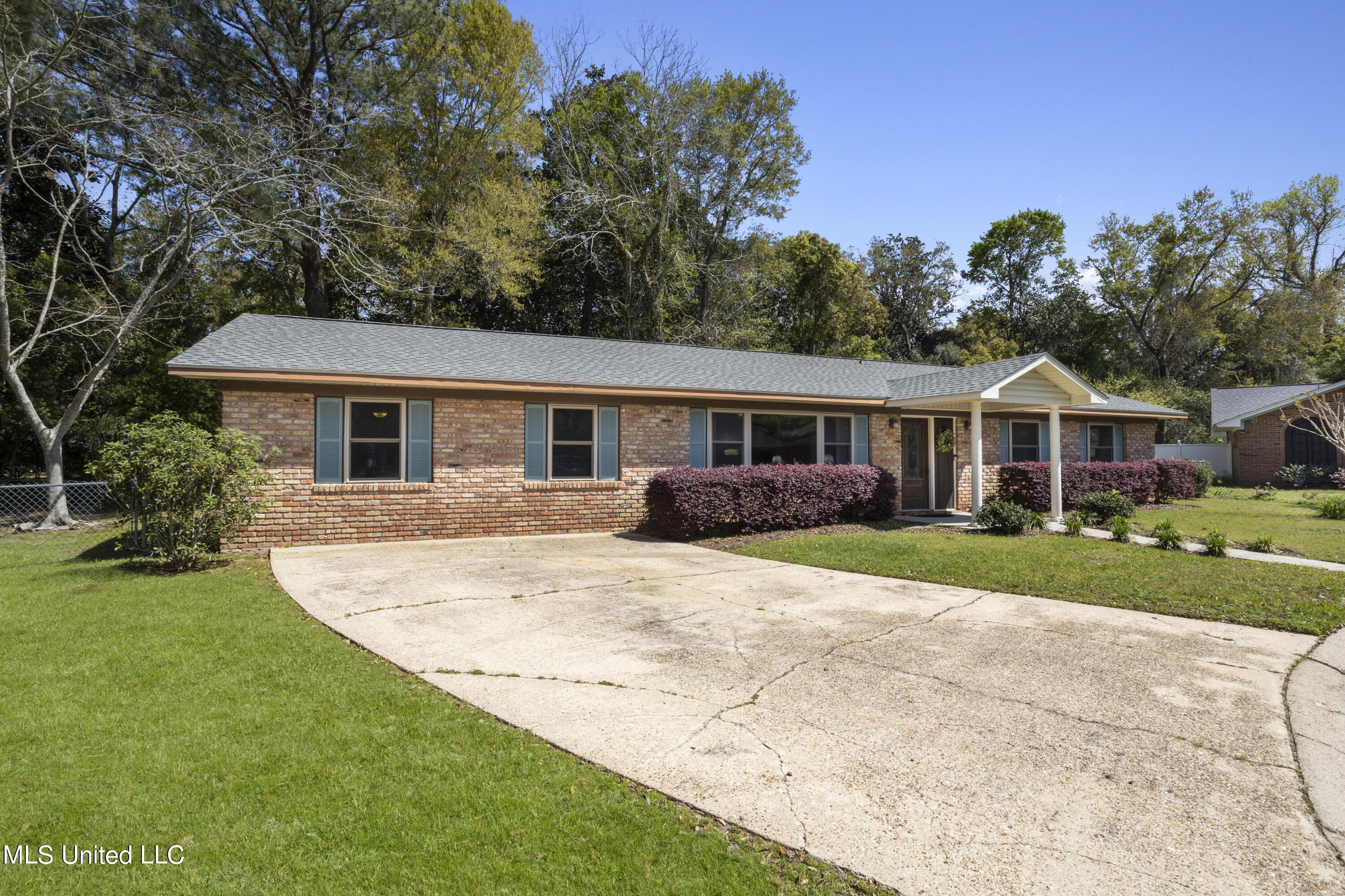 1107 Le Badine Court