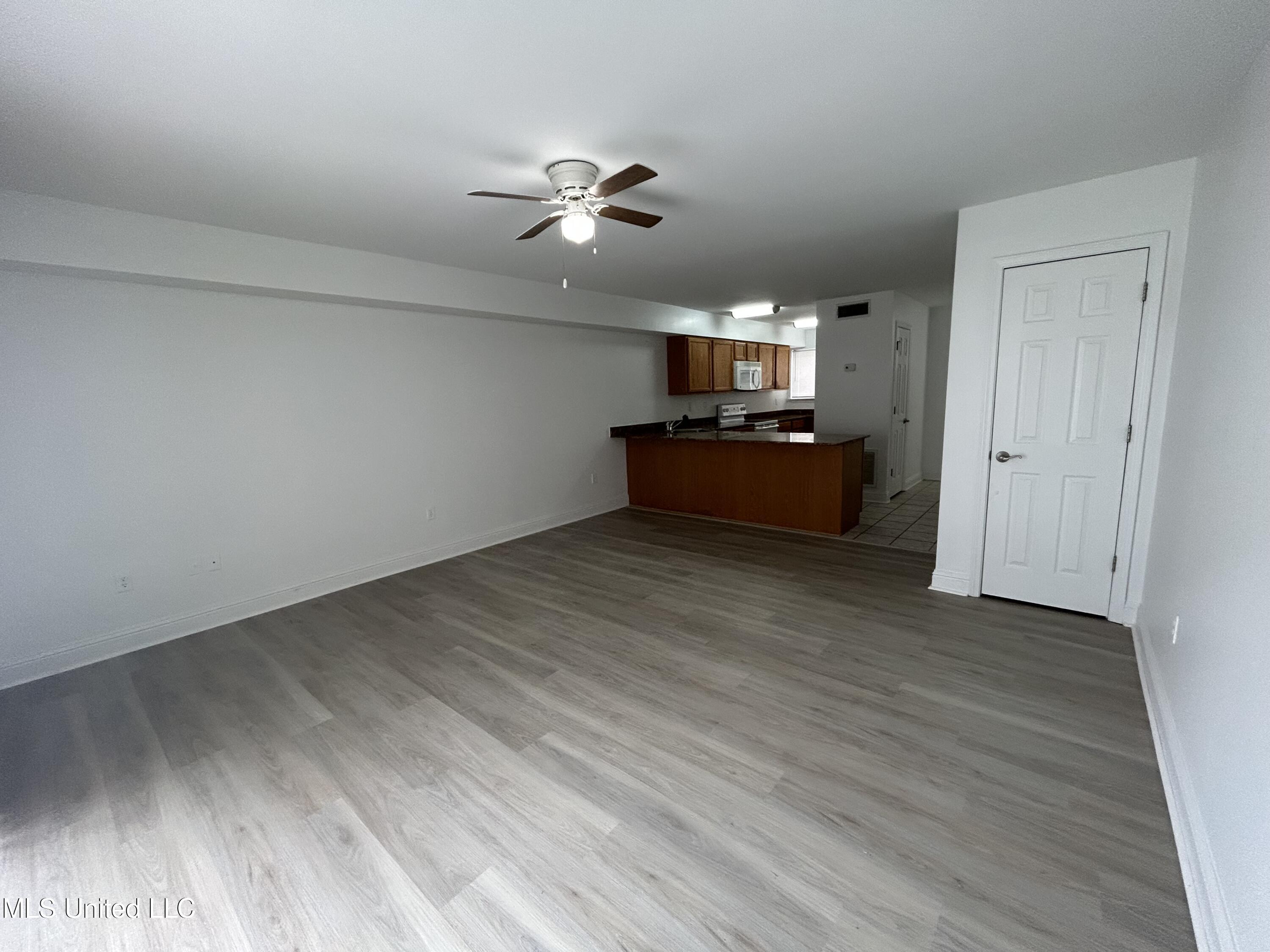 1664 Beach Boulevard, 108