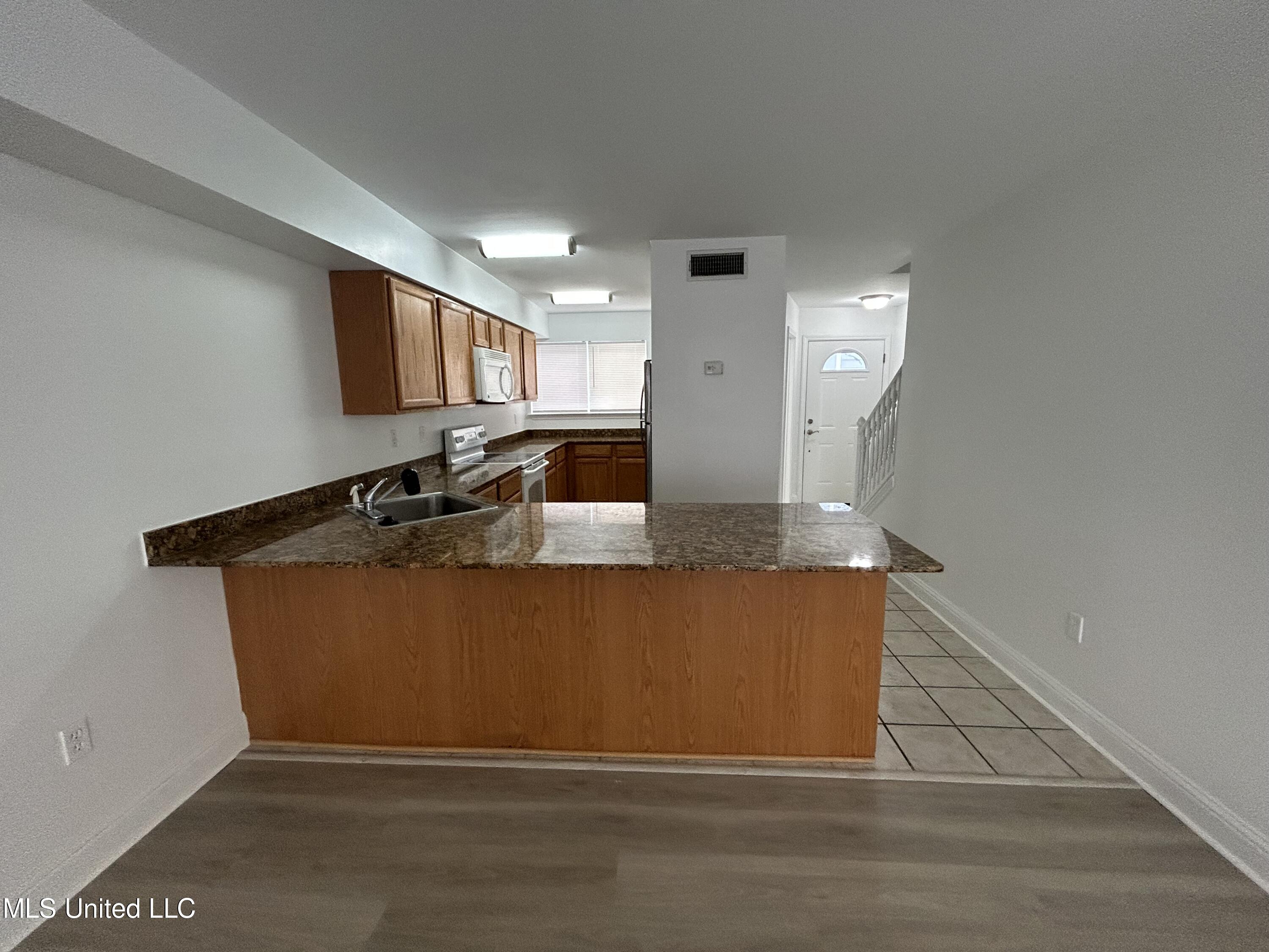 1664 Beach Boulevard, 108