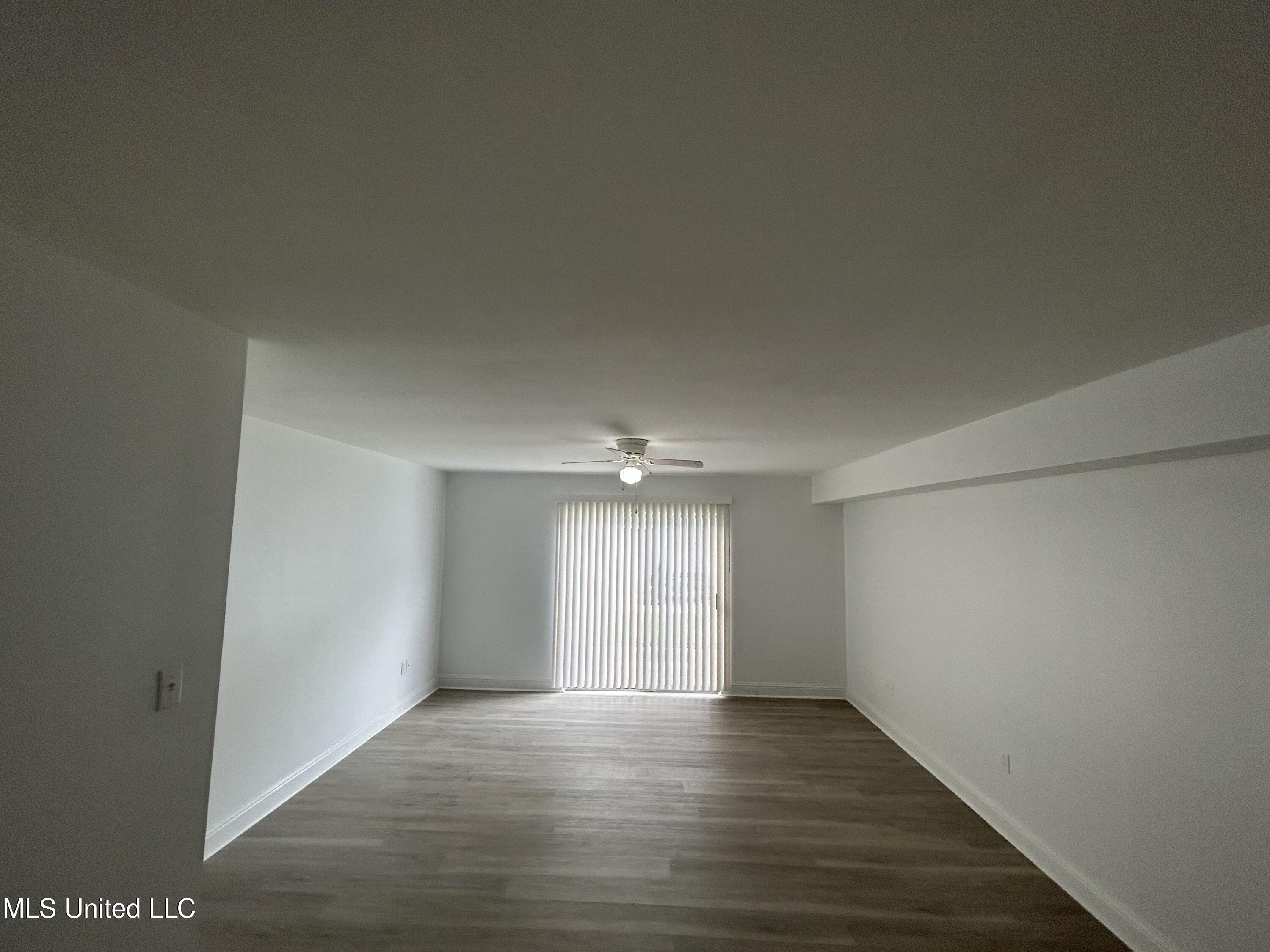 1664 Beach Boulevard, 108
