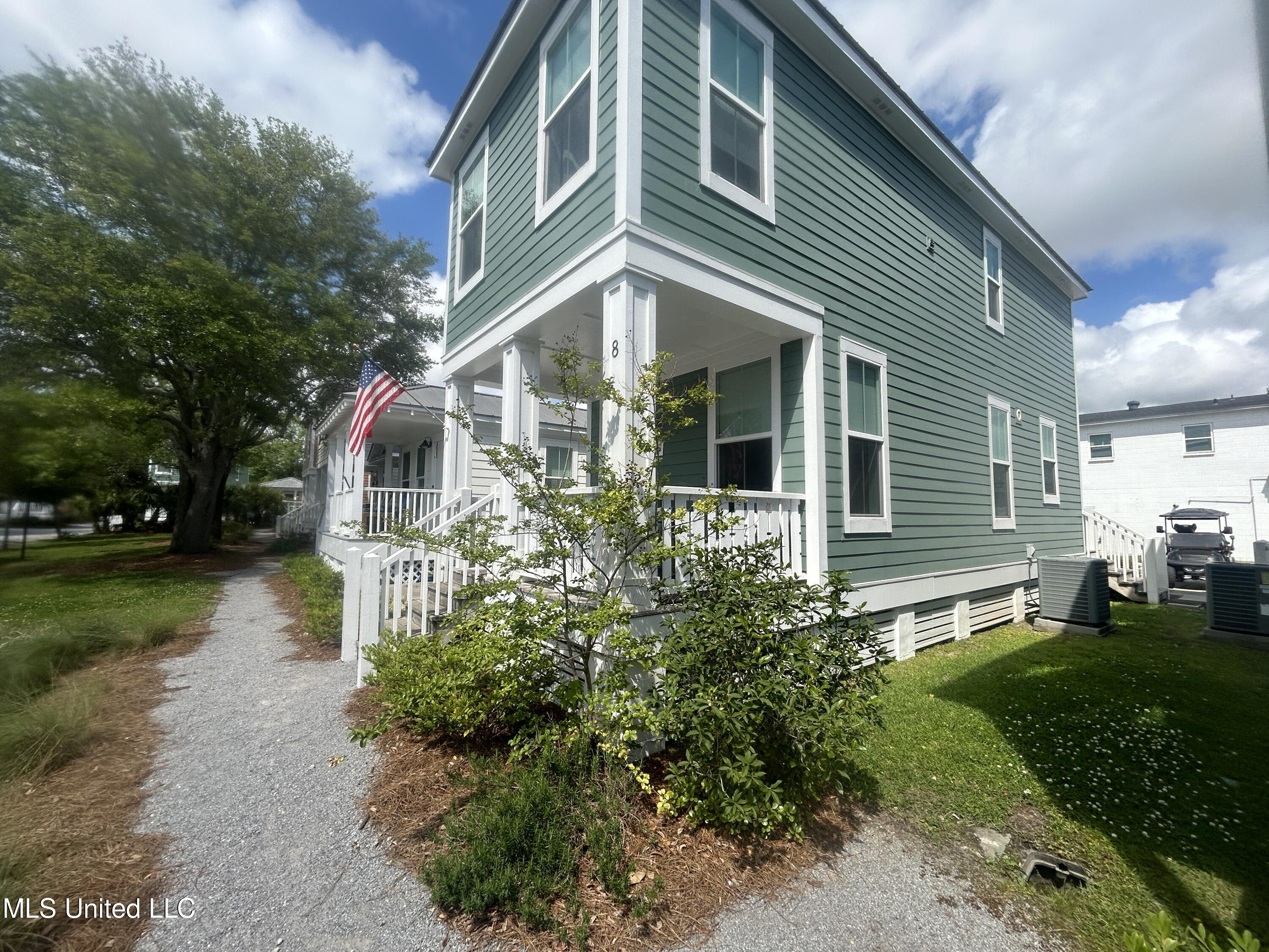 2207 Government Street, 8