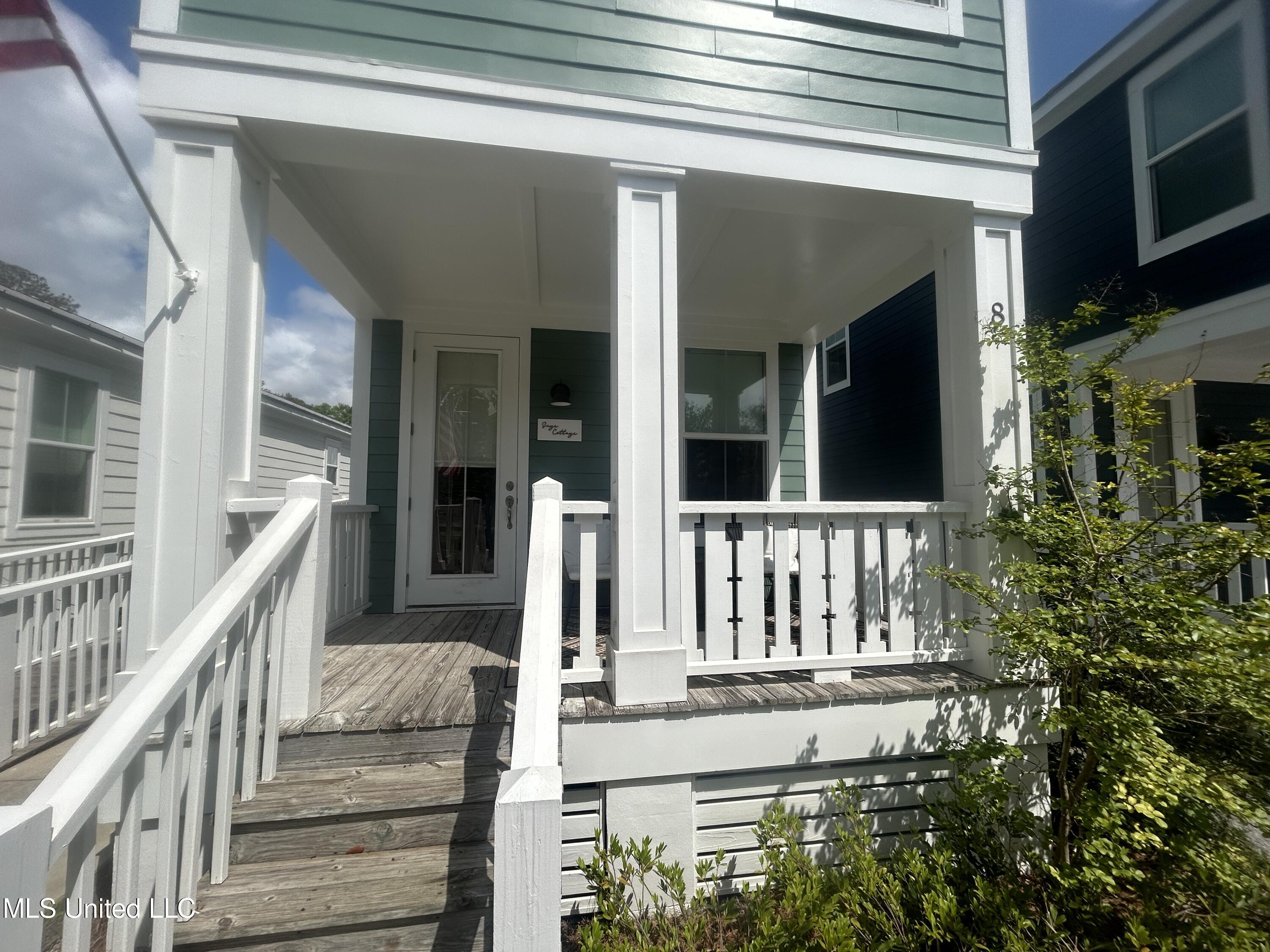 2207 Government Street, 8
