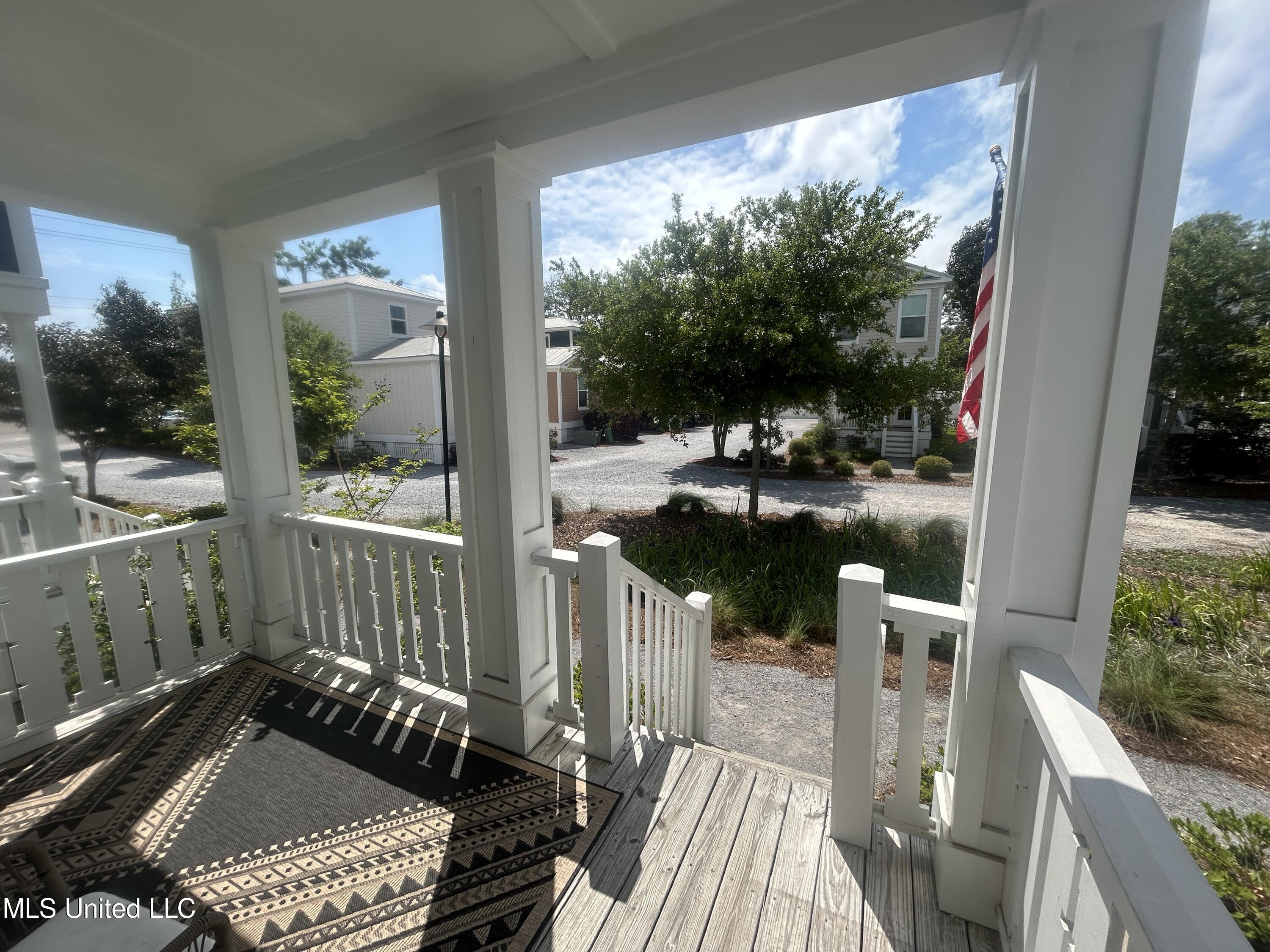 2207 Government Street, 8