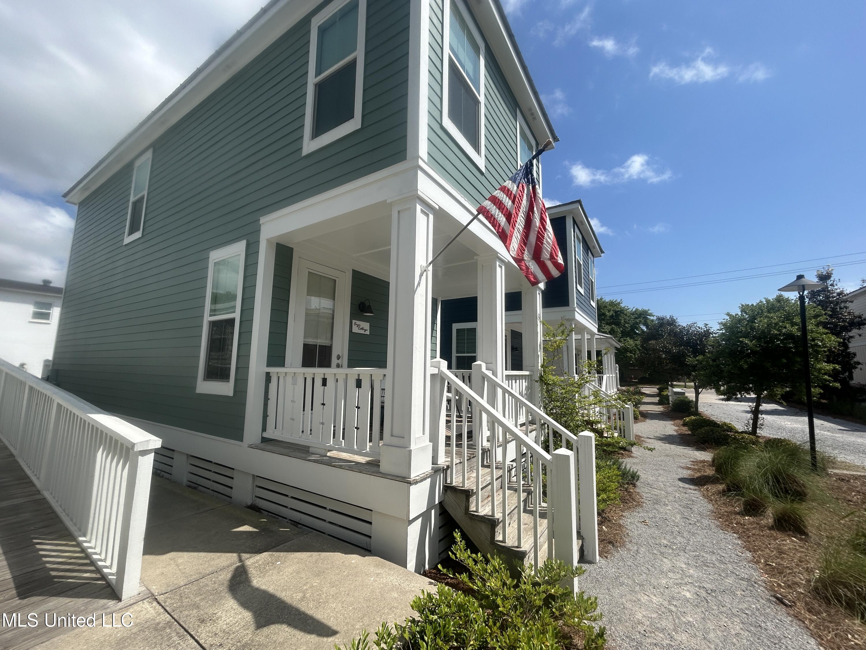 2207 Government Street, 8