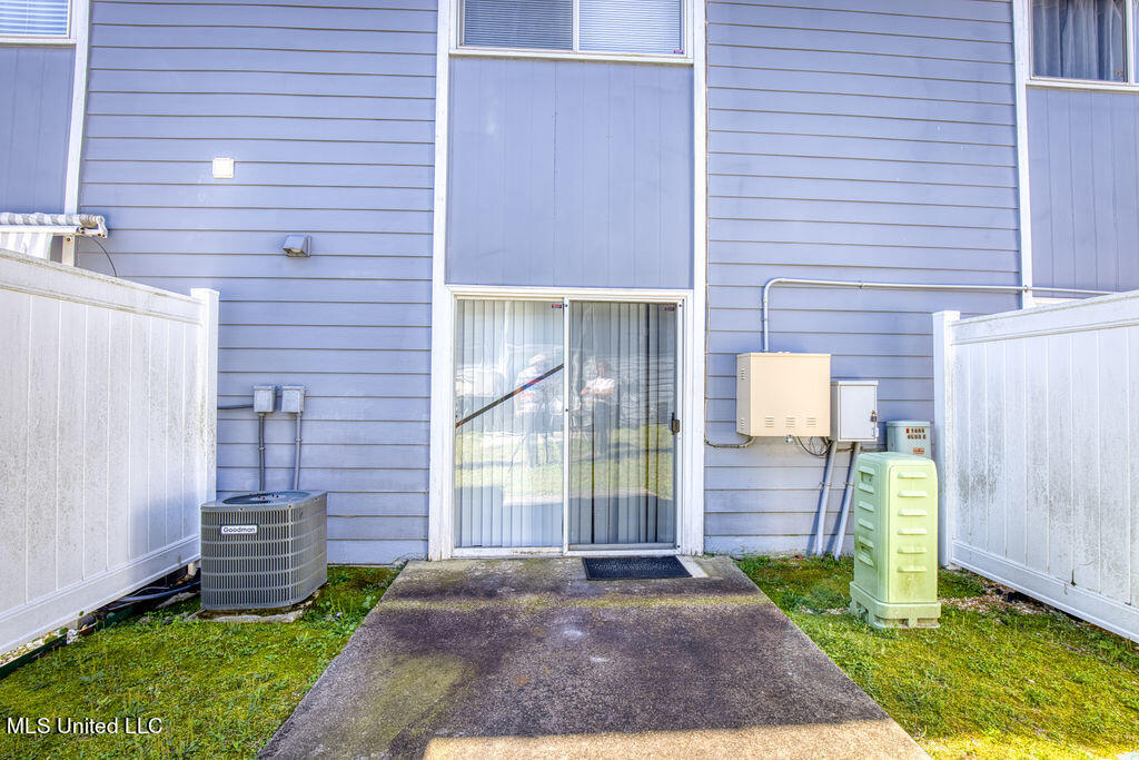 1664 Beach Boulevard, 93