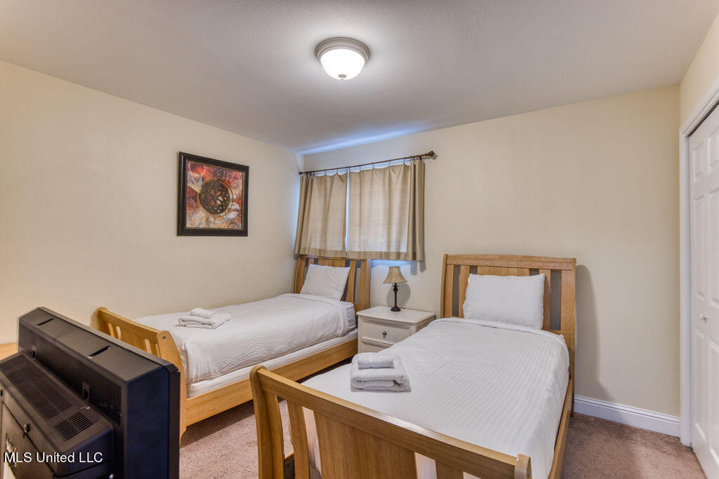 1664 Beach Boulevard, 93