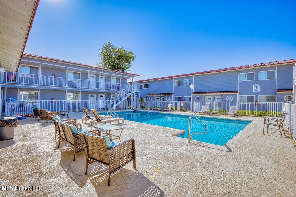 1664 Beach Boulevard, 93