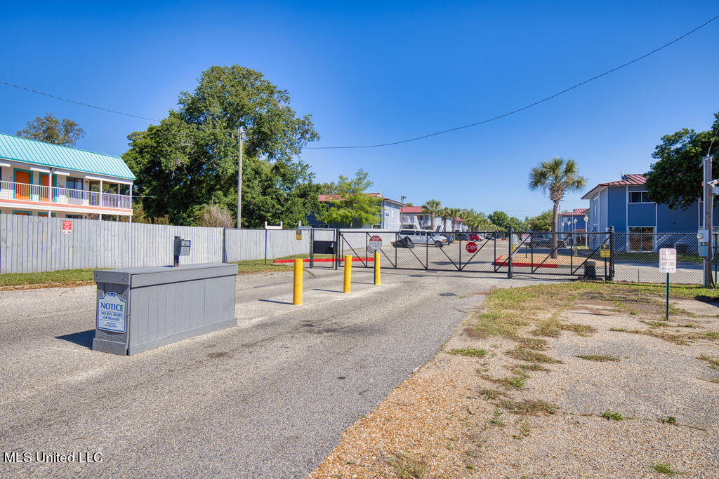 1664 Beach Boulevard, 93