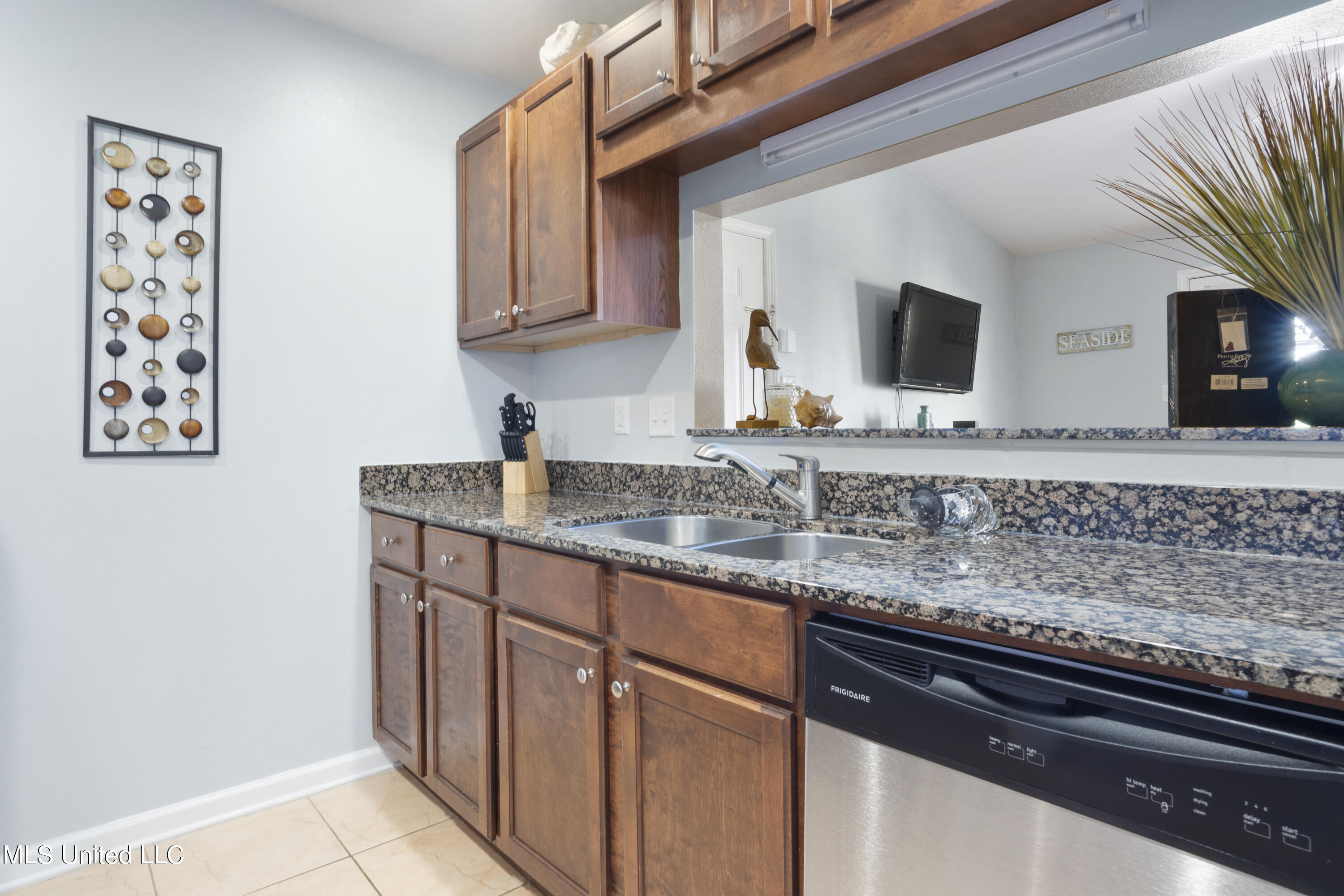 2421 Beachview B16 Drive, B16