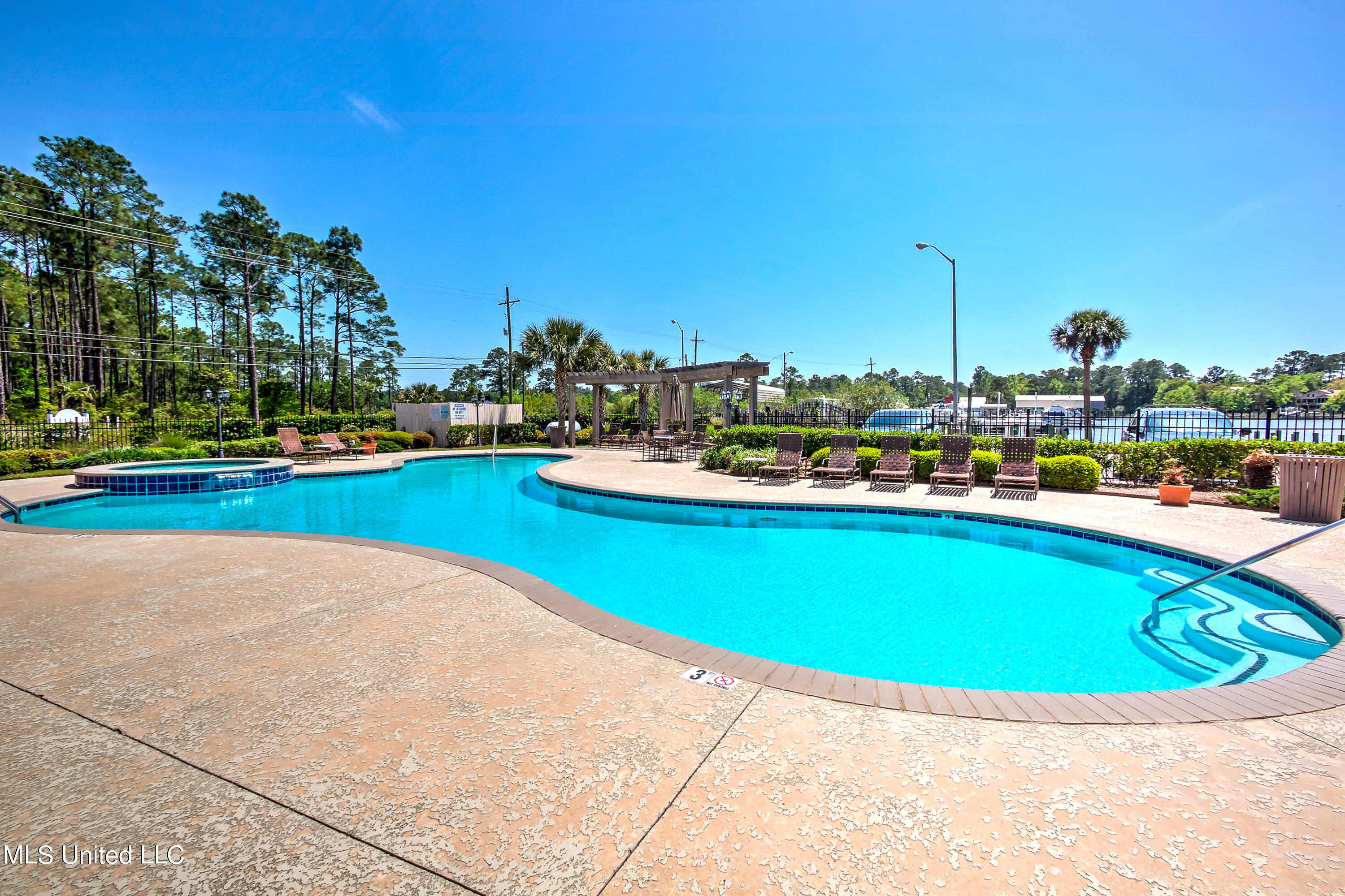 2421 Beachview B16 Drive, B16