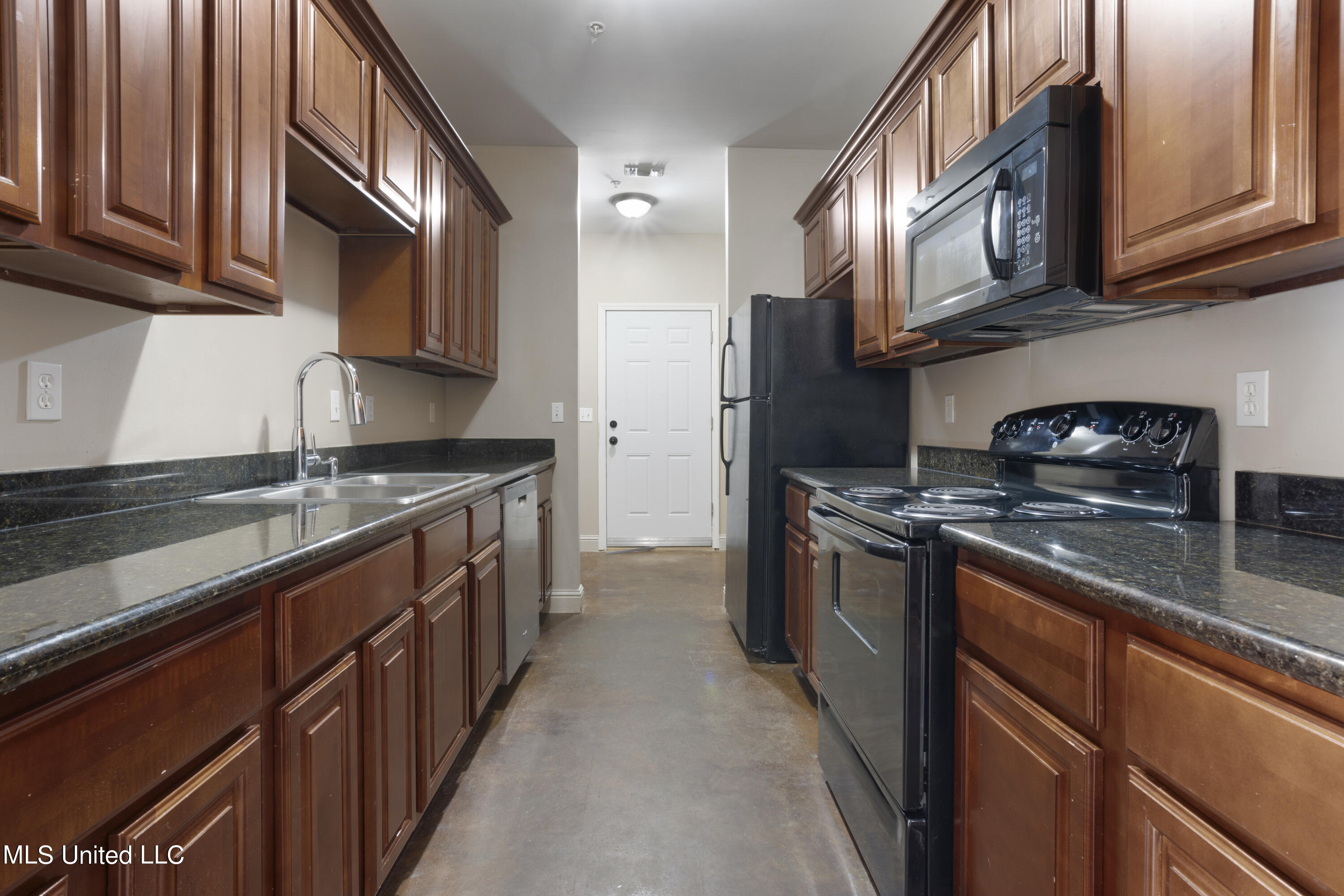 2933 Magnolia Court