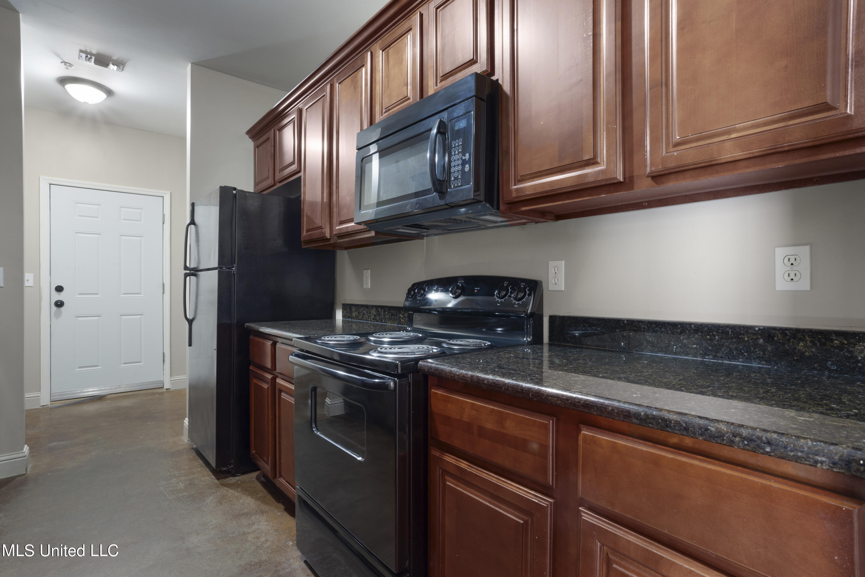 2933 Magnolia Court