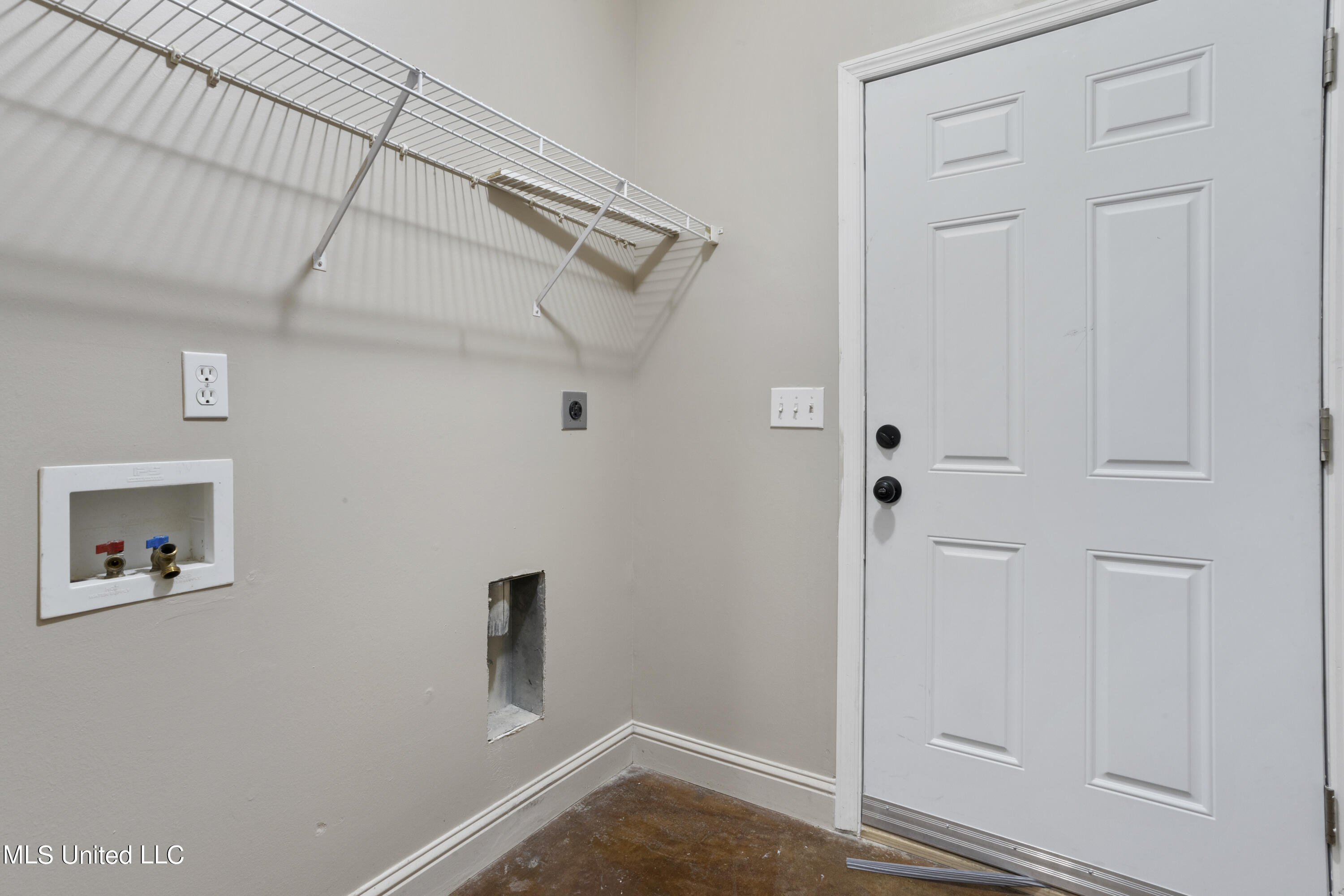 2933 Magnolia Court