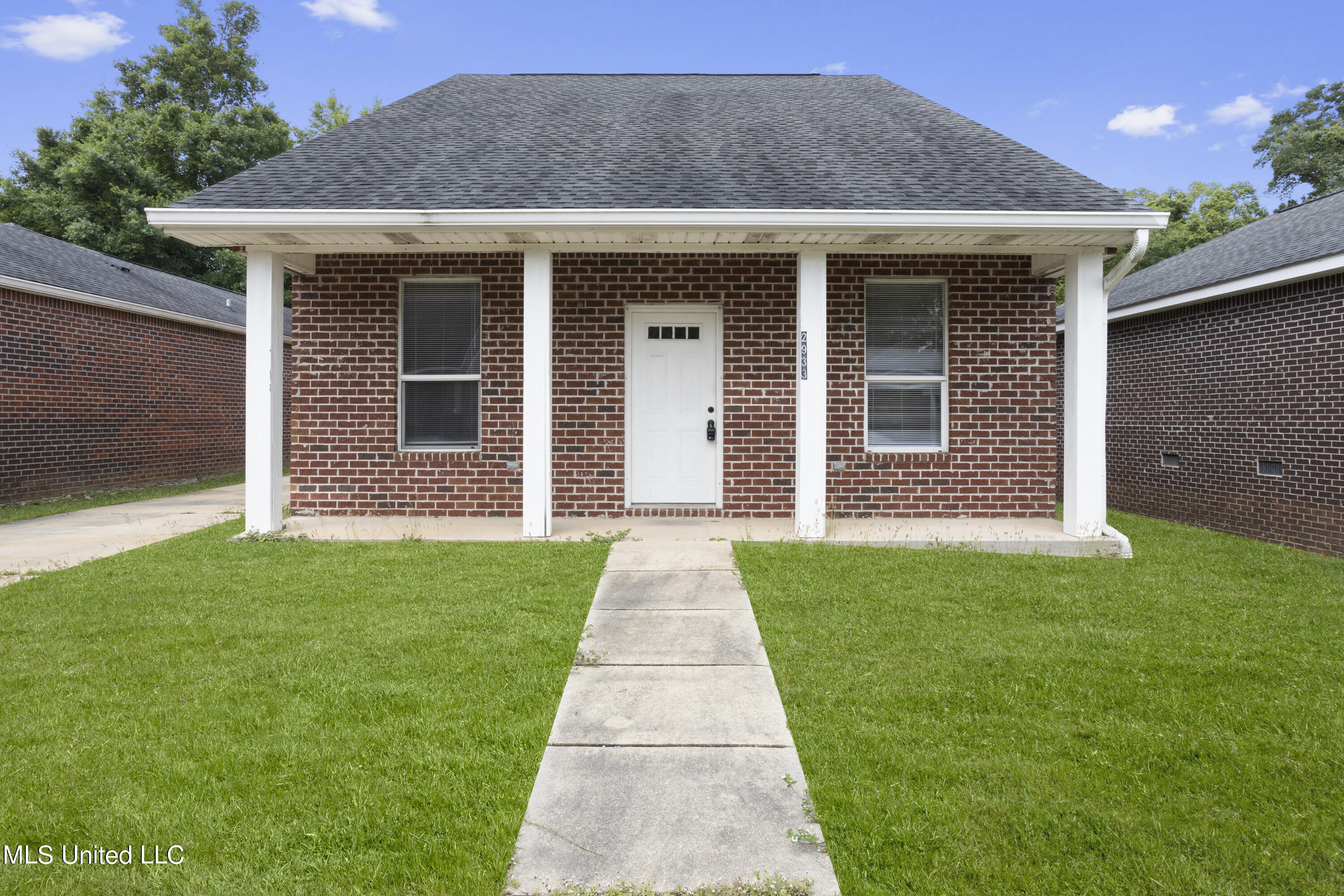 2933 Magnolia Court