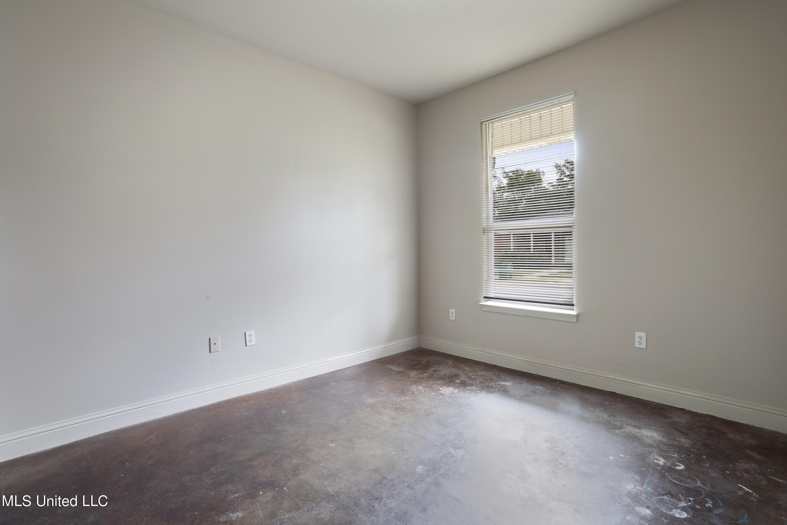 2933 Magnolia Court