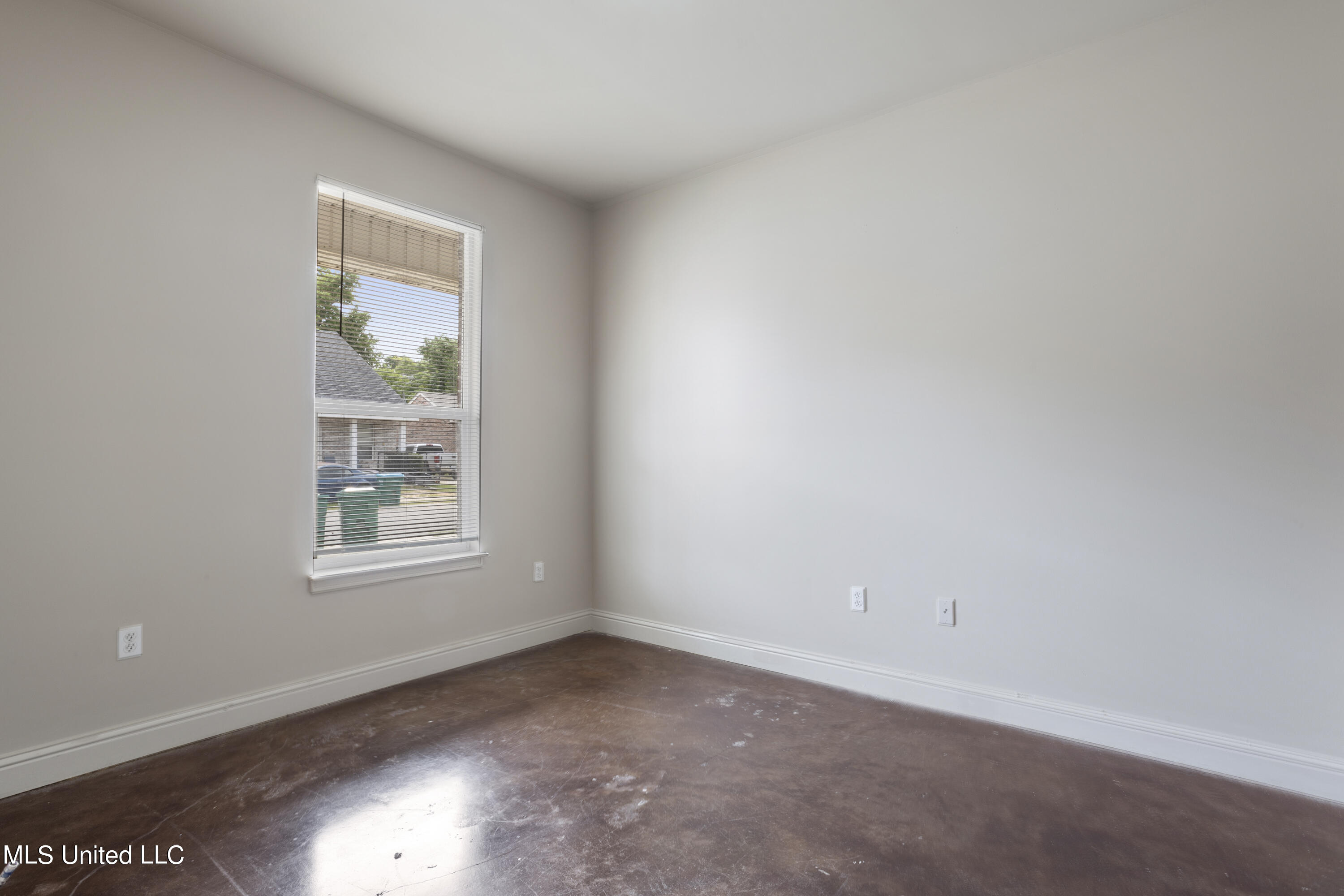 2933 Magnolia Court
