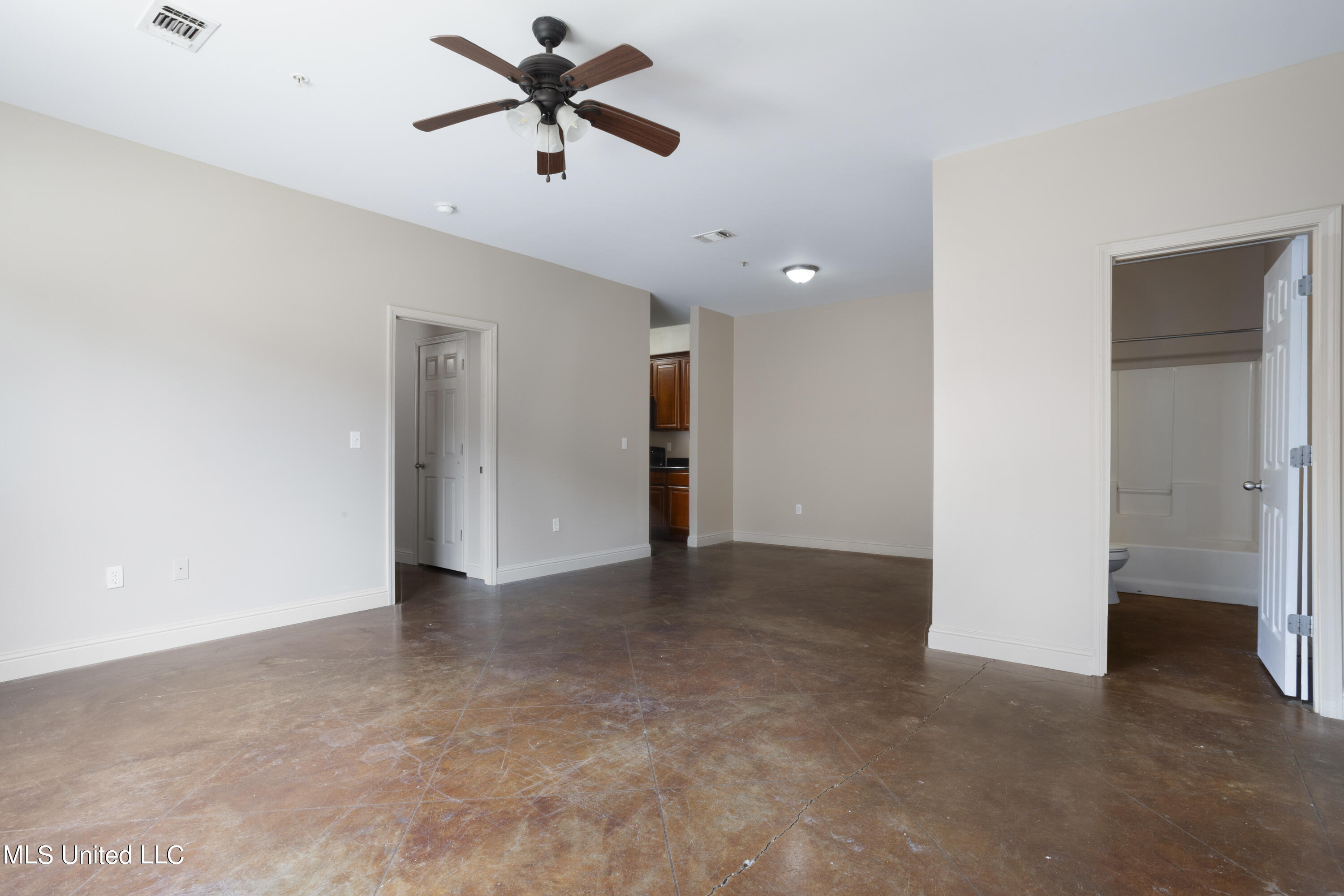 2933 Magnolia Court