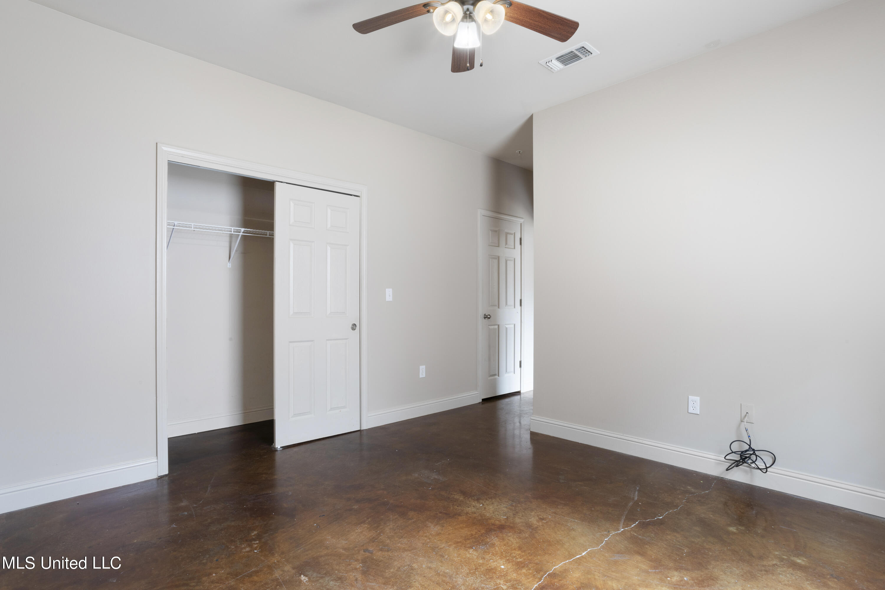 2933 Magnolia Court