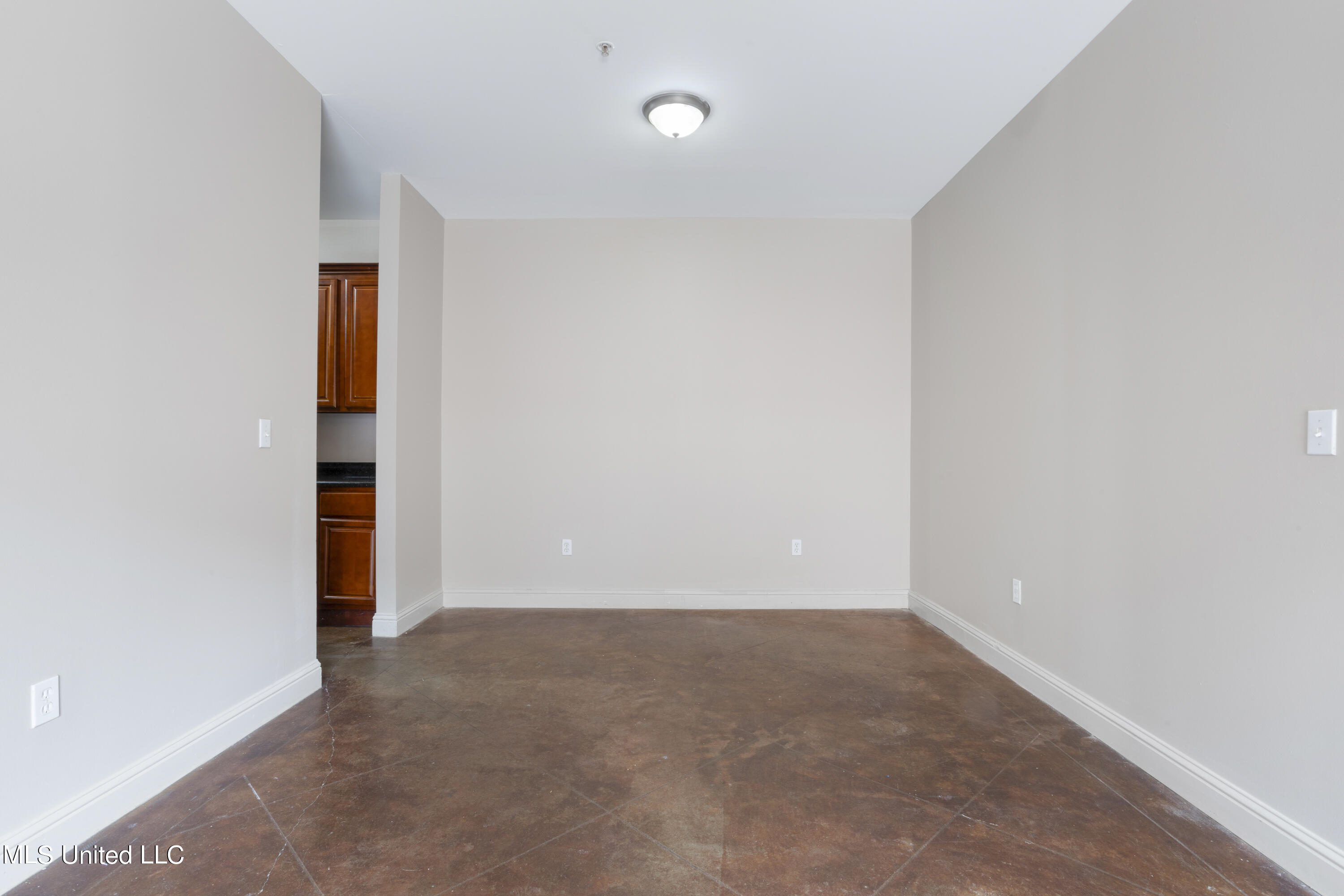 2933 Magnolia Court