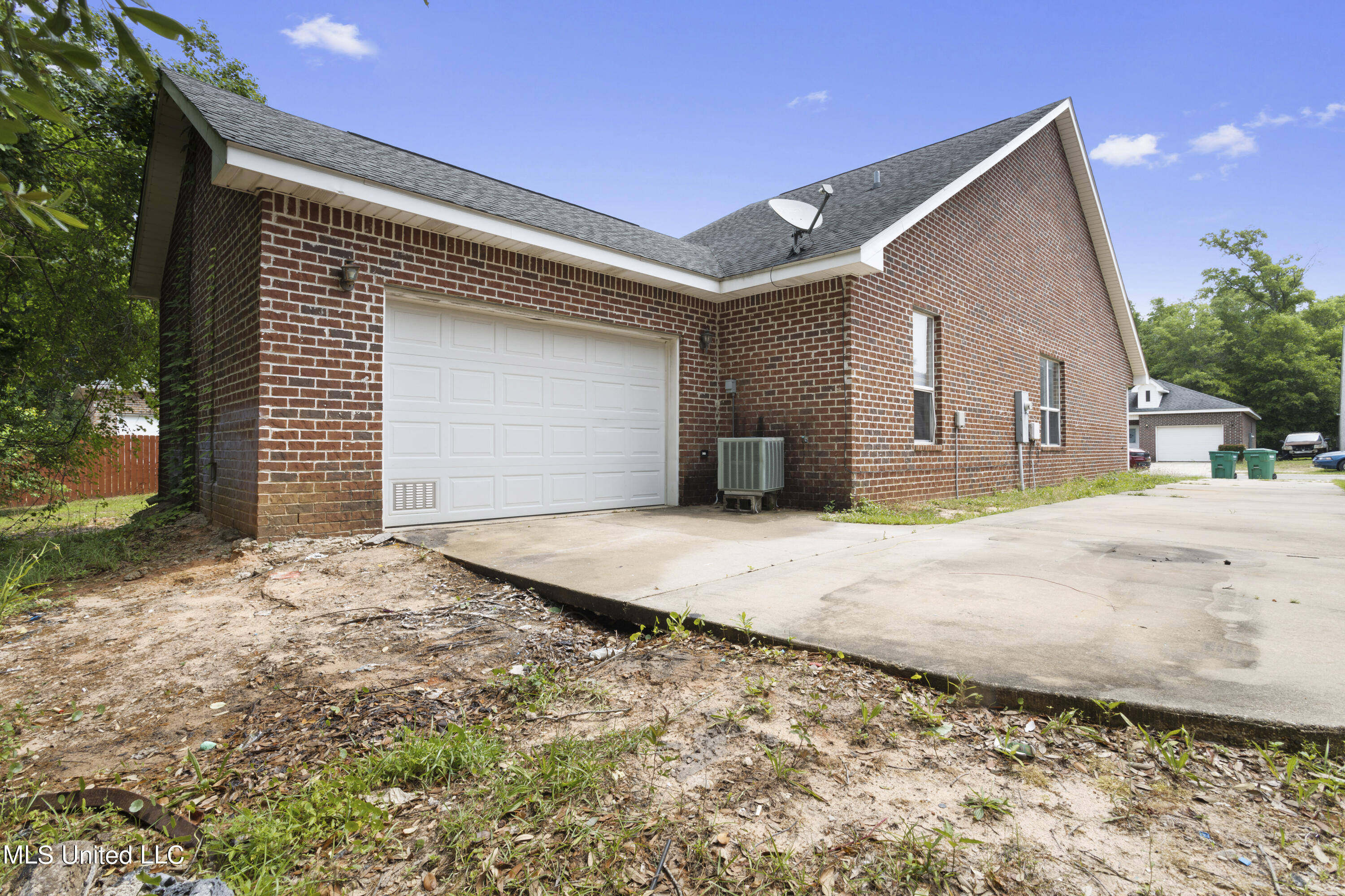 2933 Magnolia Court