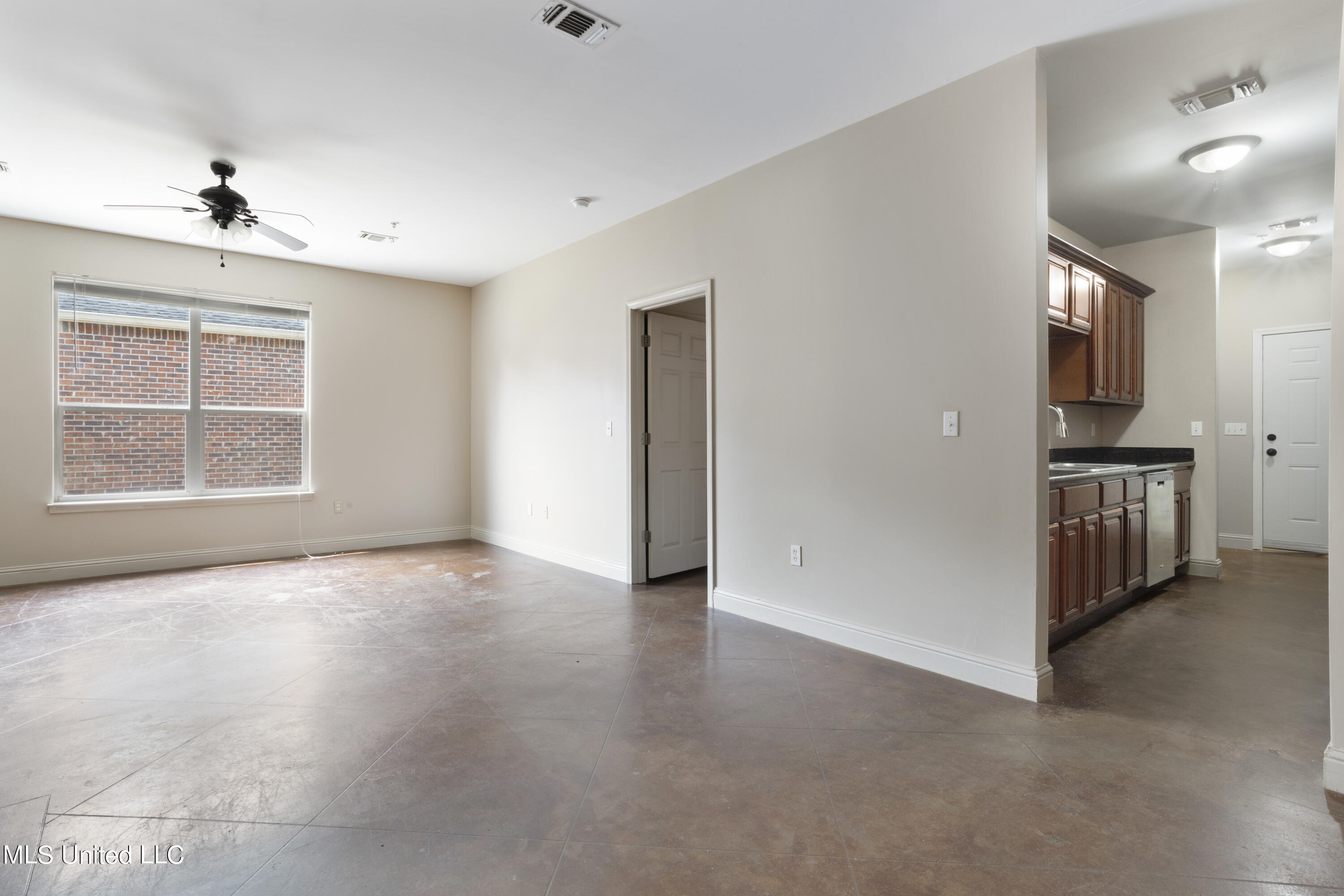 2933 Magnolia Court