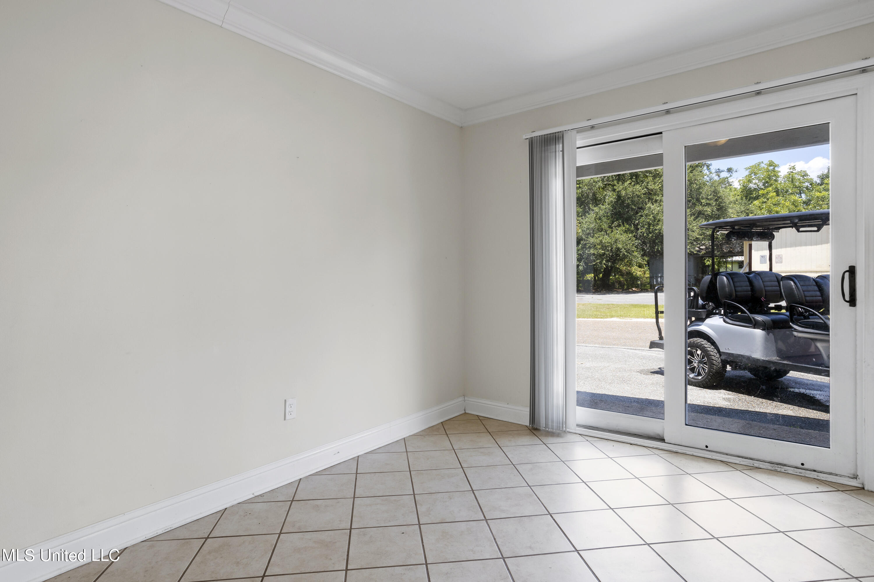 808 Desoto Street, 8