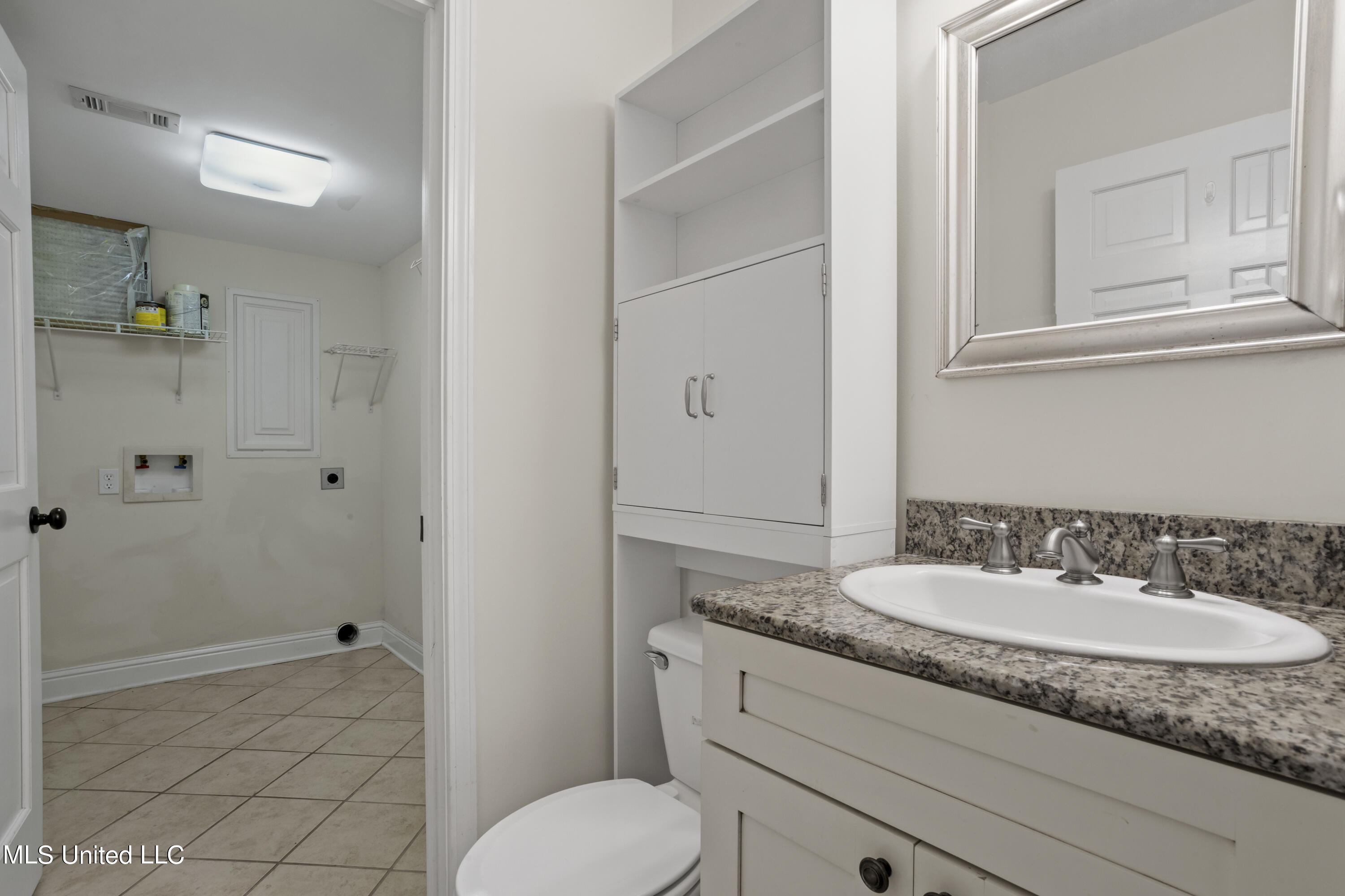 808 Desoto Street, 8